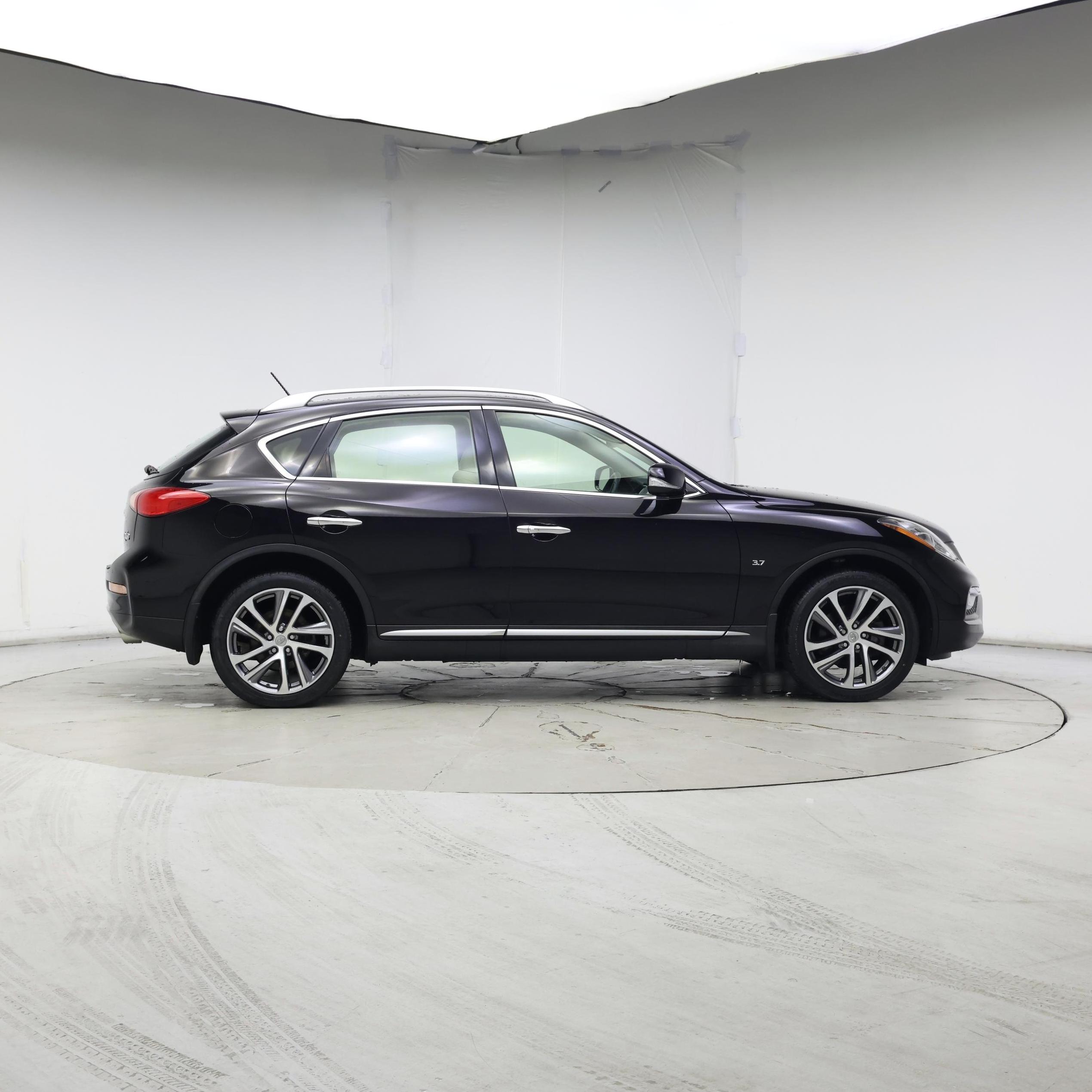 Thumbnail: 2017 INFINITI QX50 - 7