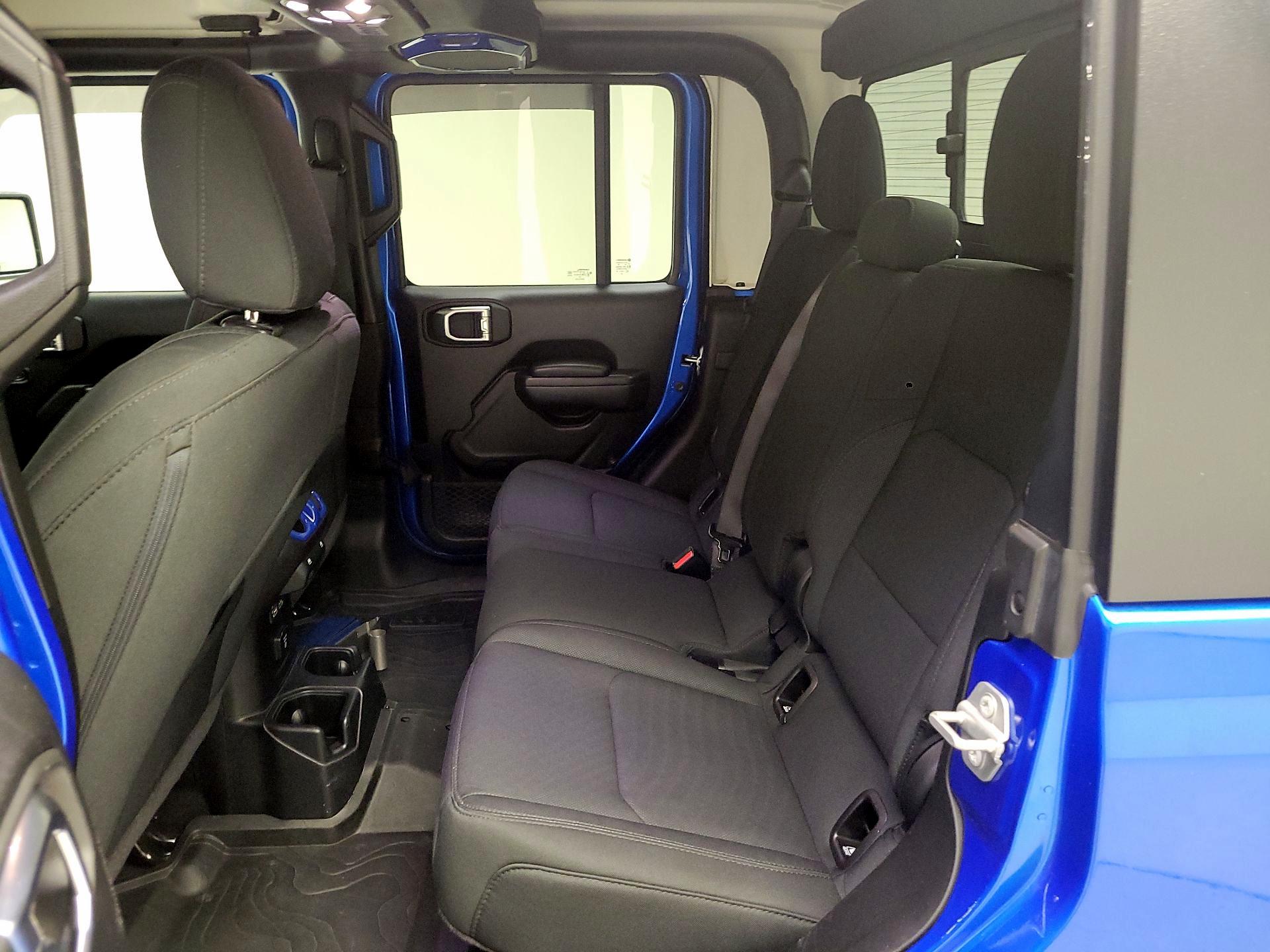 Thumbnail: 2021 Jeep Gladiator - 20