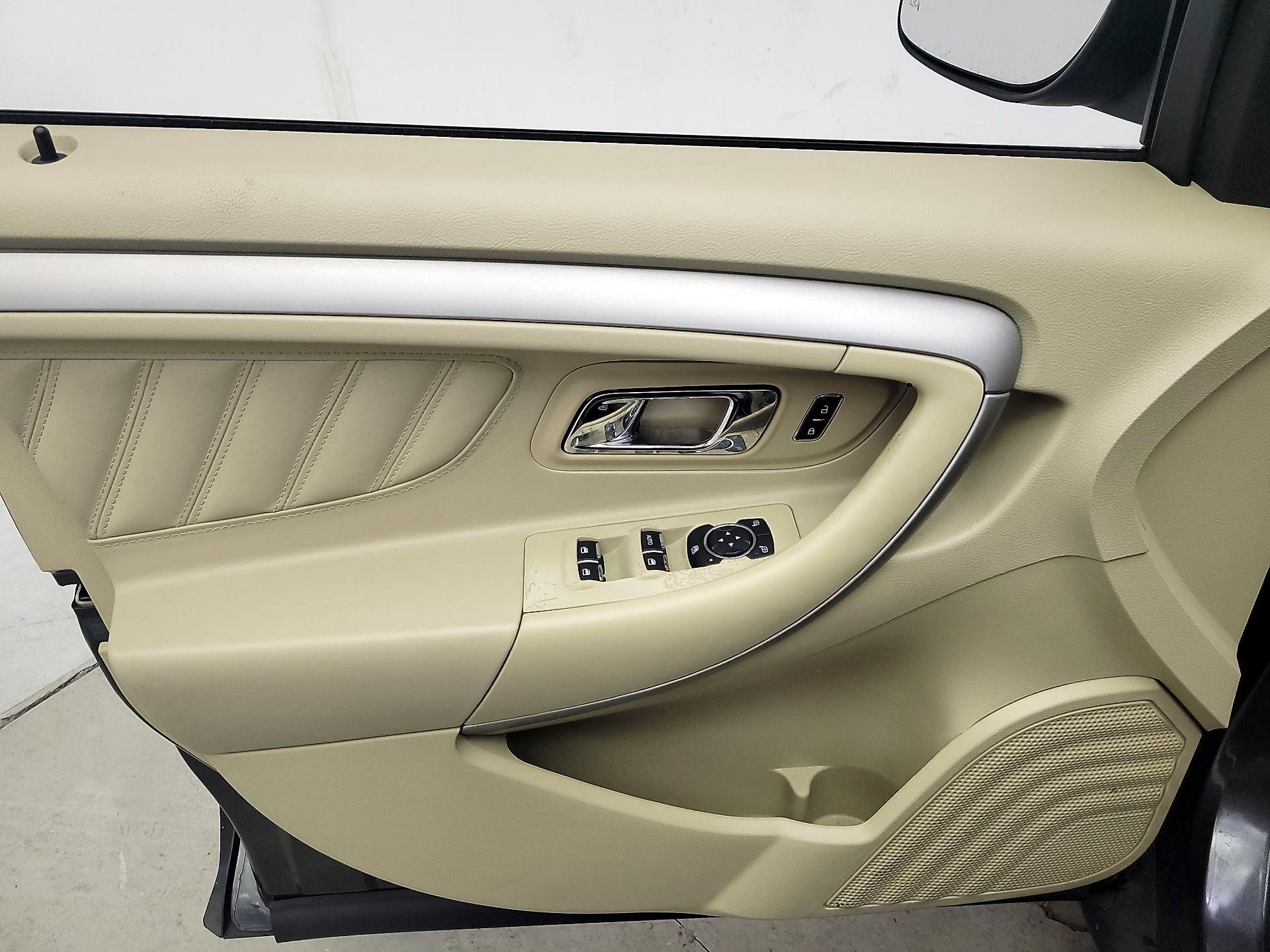 Thumbnail: 2018 Ford Taurus - 12