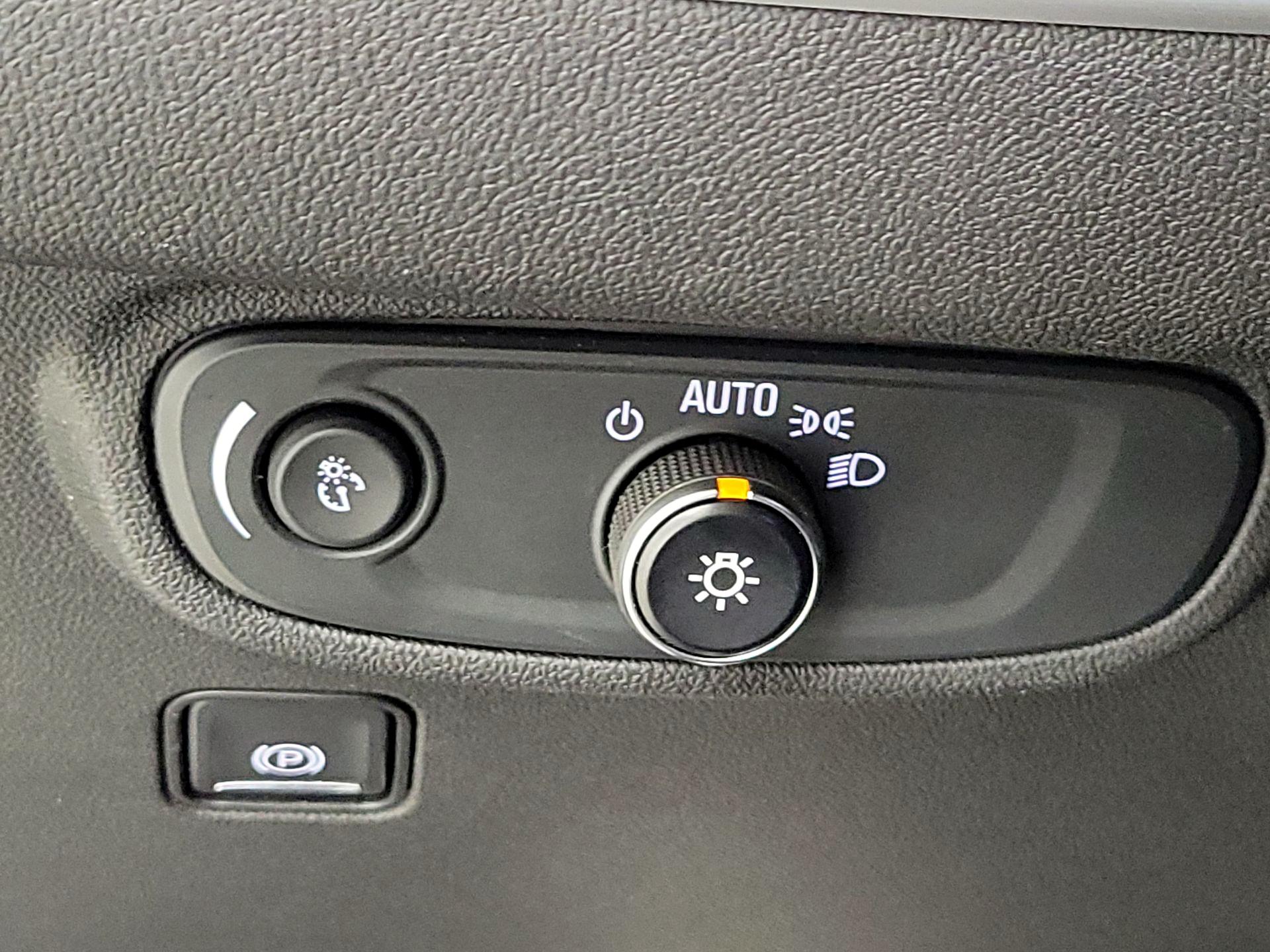 Thumbnail: 2020 GMC Terrain - 13