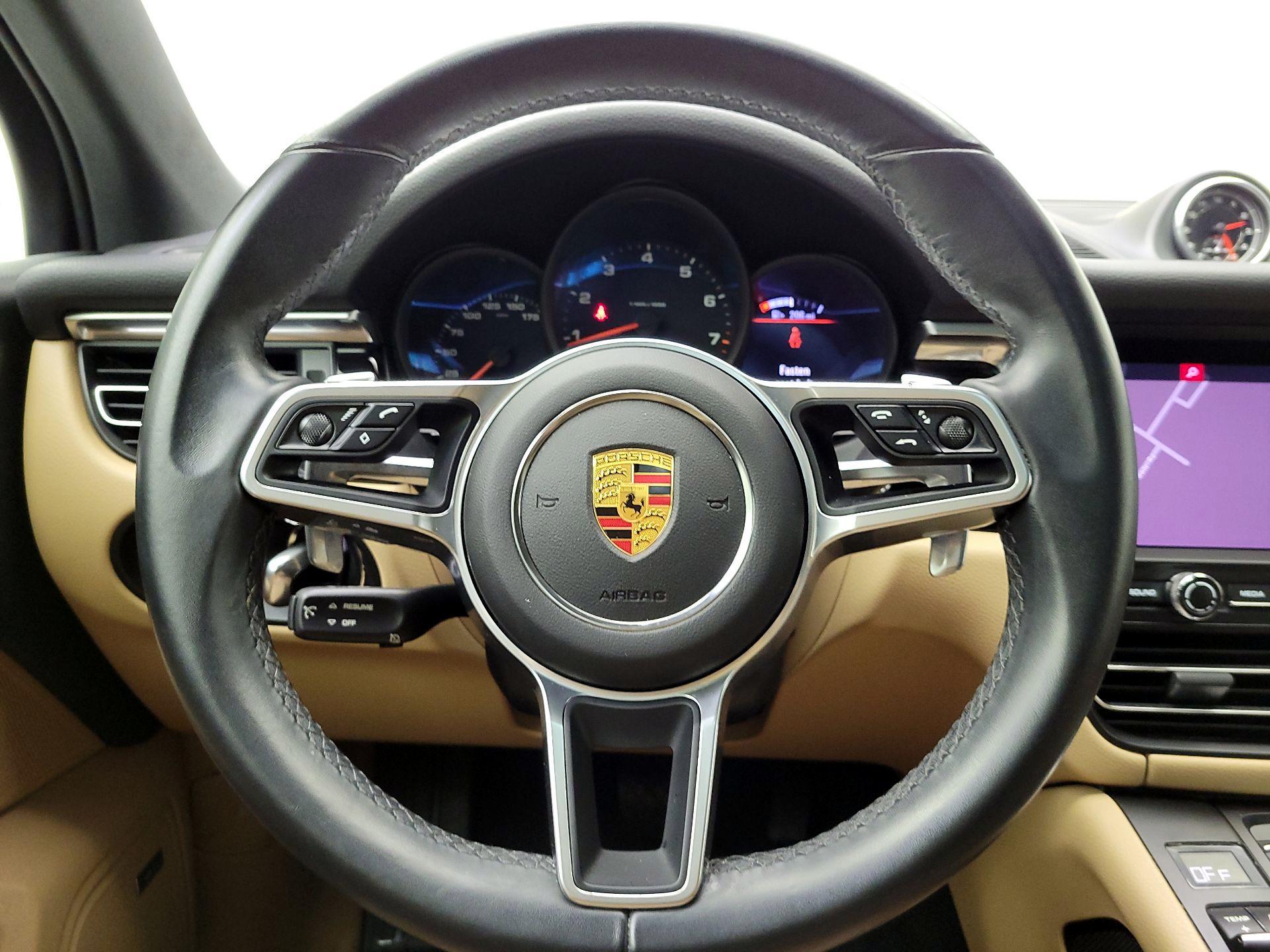 Thumbnail: 2021 Porsche Macan - 10