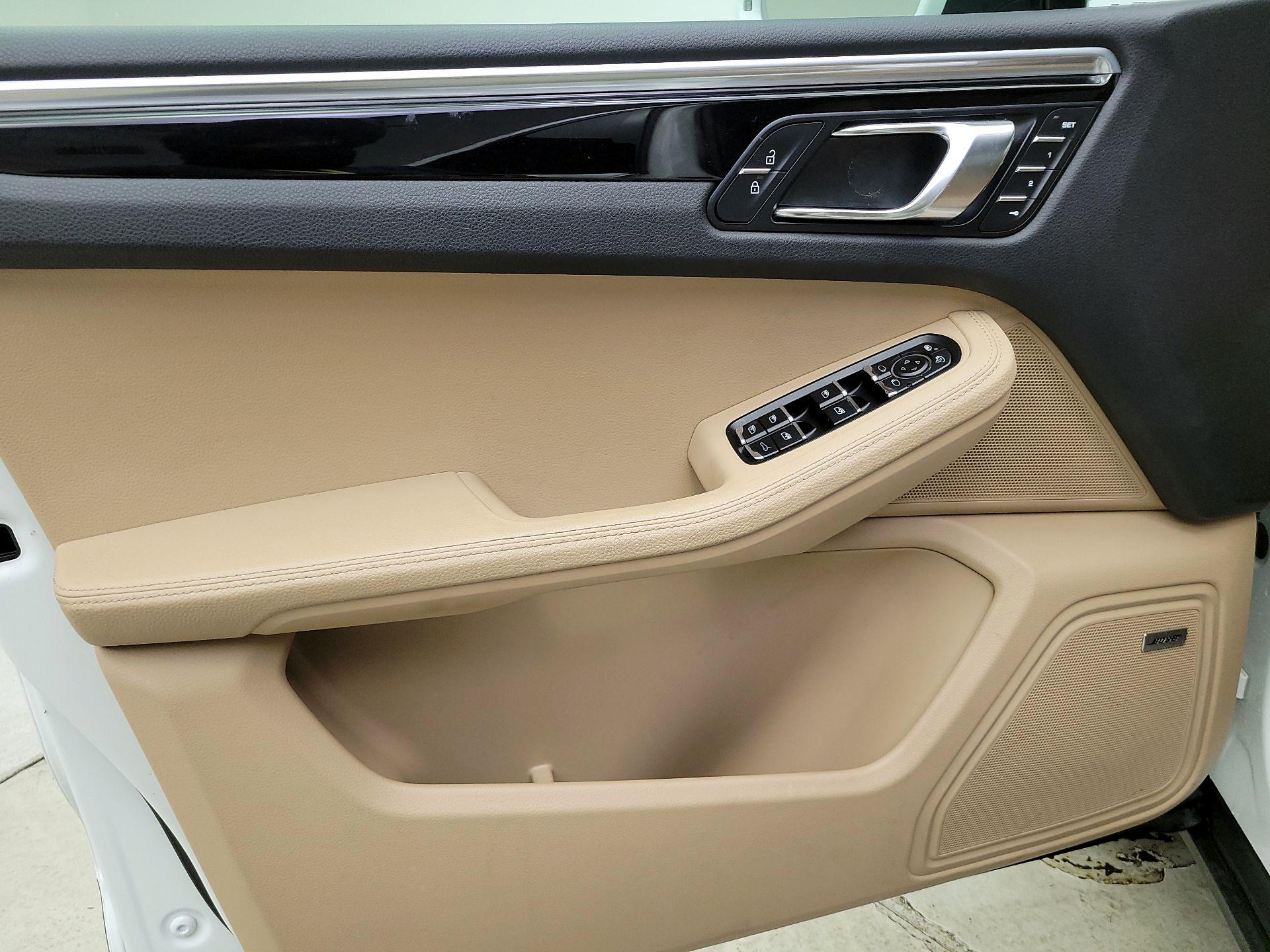 Thumbnail: 2021 Porsche Macan - 12