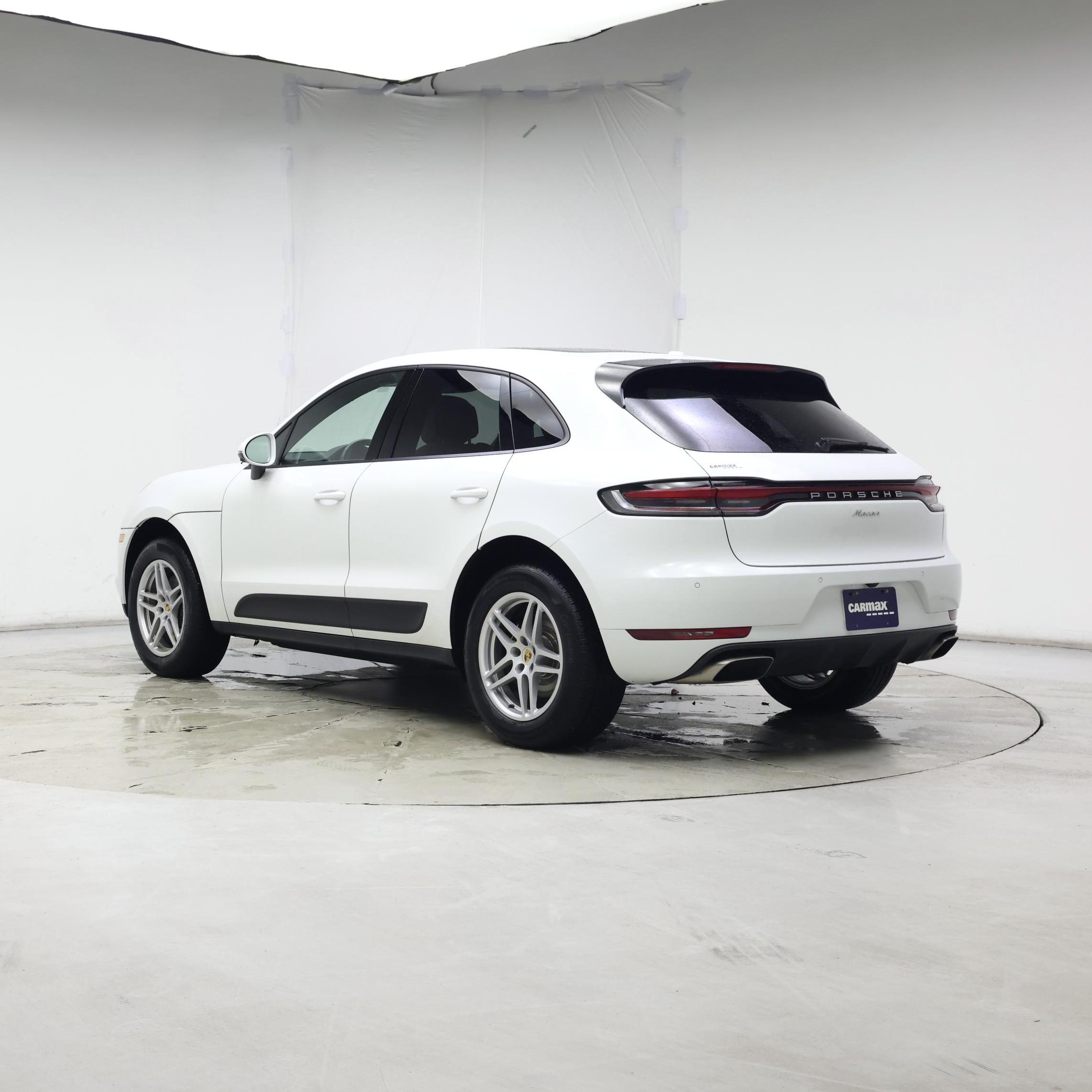 Thumbnail: 2021 Porsche Macan - 2