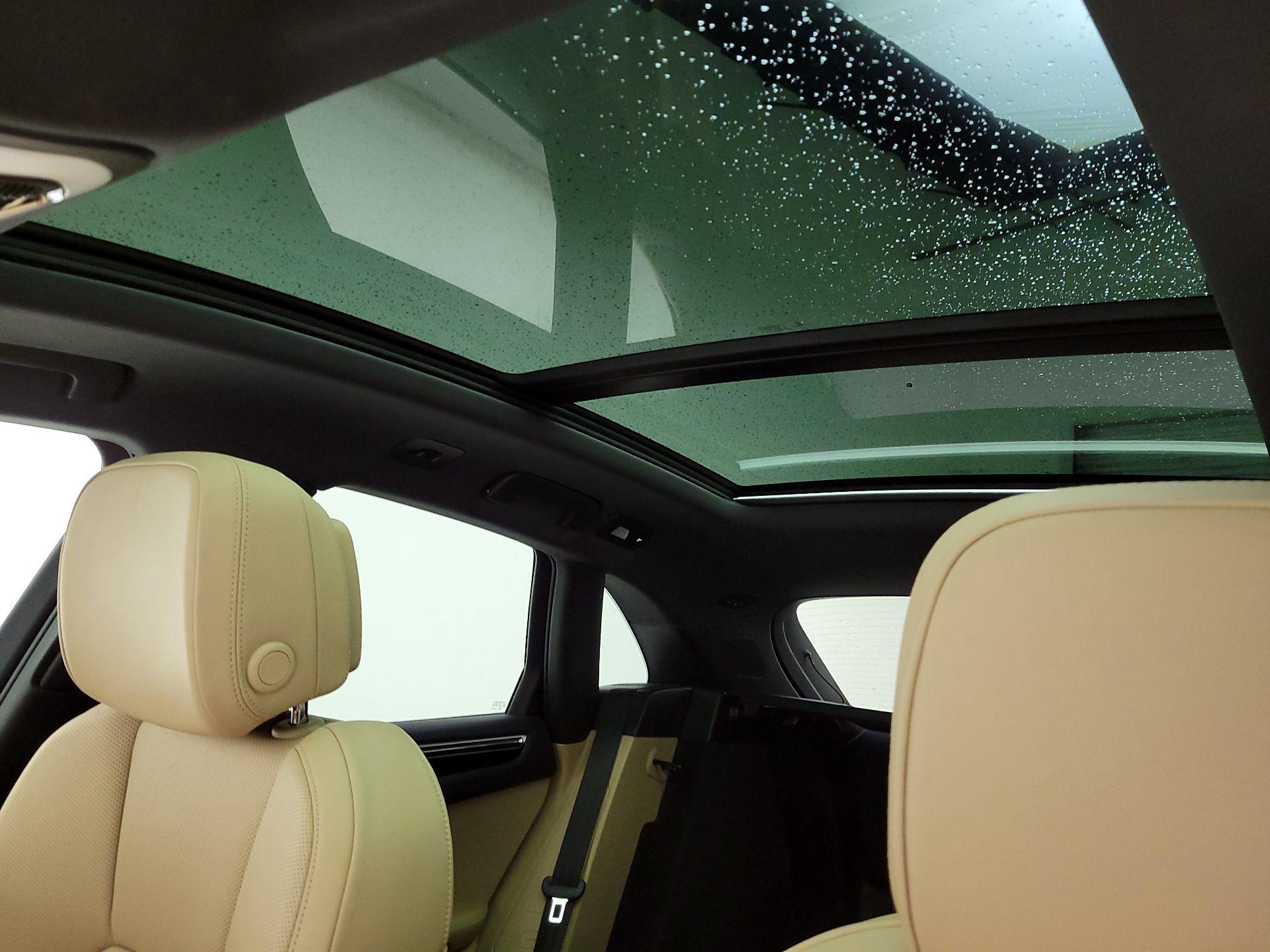 Thumbnail: 2021 Porsche Macan - 20