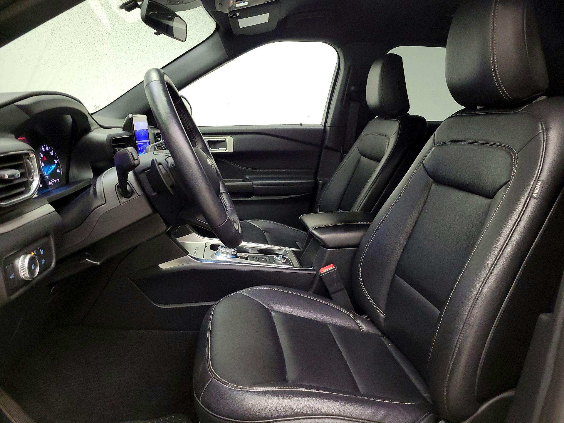 Thumbnail: 2020 Ford Explorer - 11