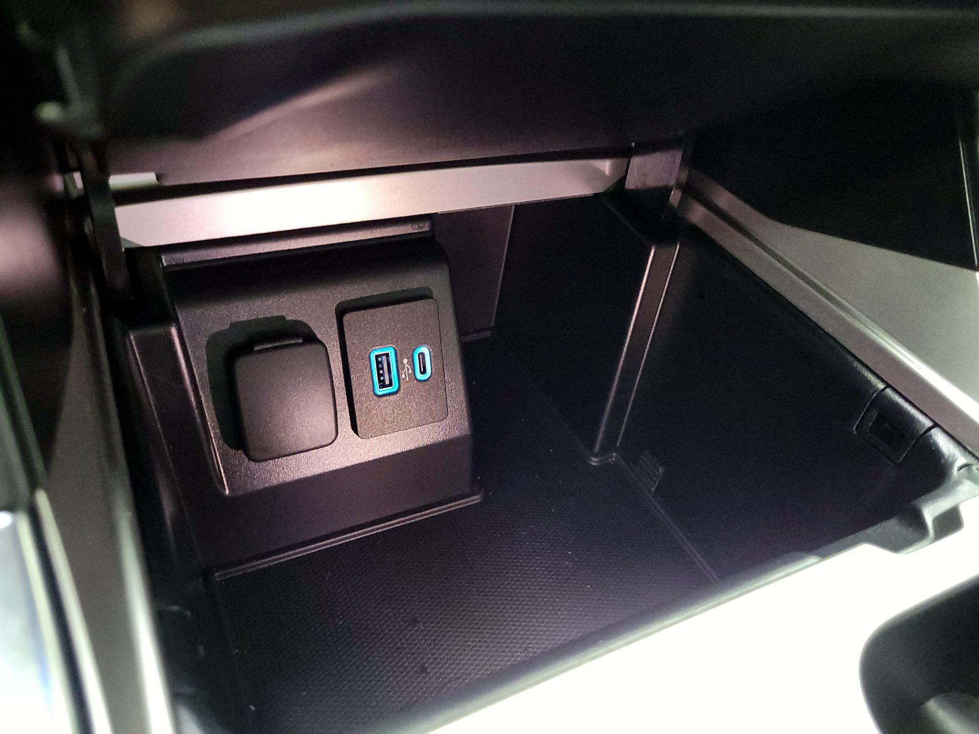 Thumbnail: 2020 Ford Explorer - 18