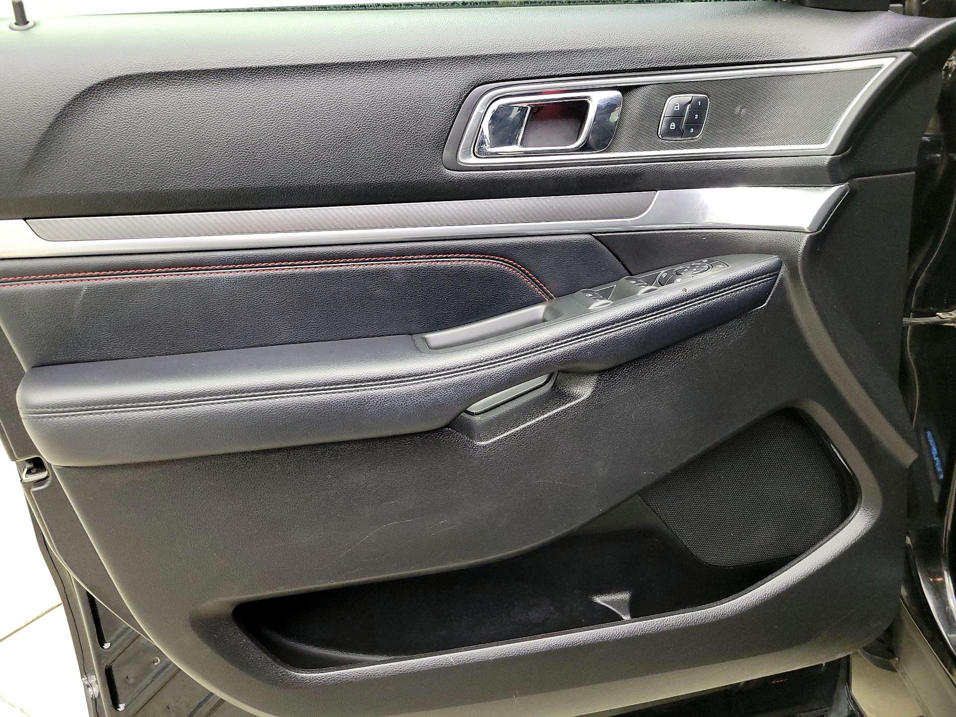 Thumbnail: 2017 Ford Explorer - 12