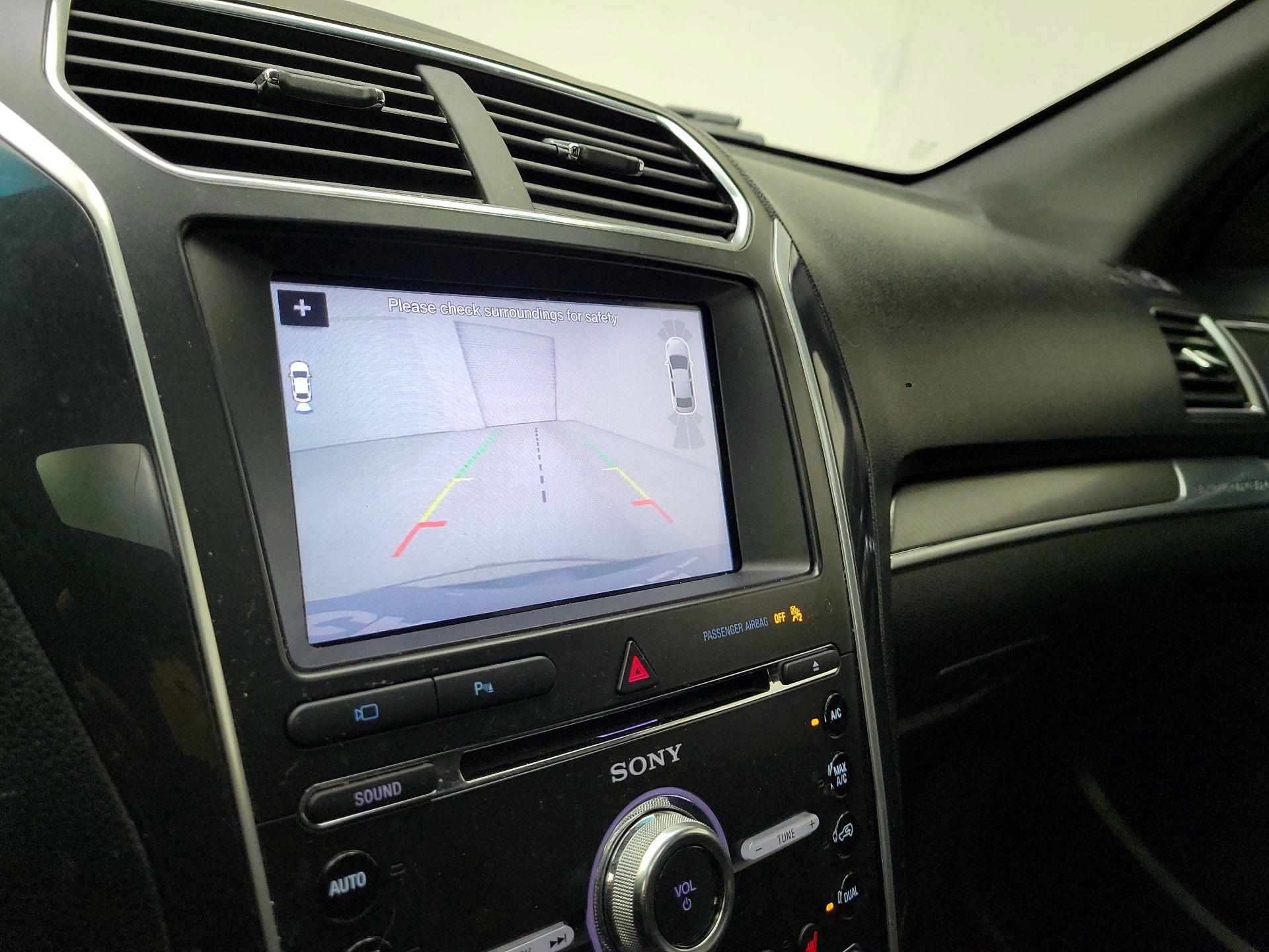 Thumbnail: 2017 Ford Explorer - 15