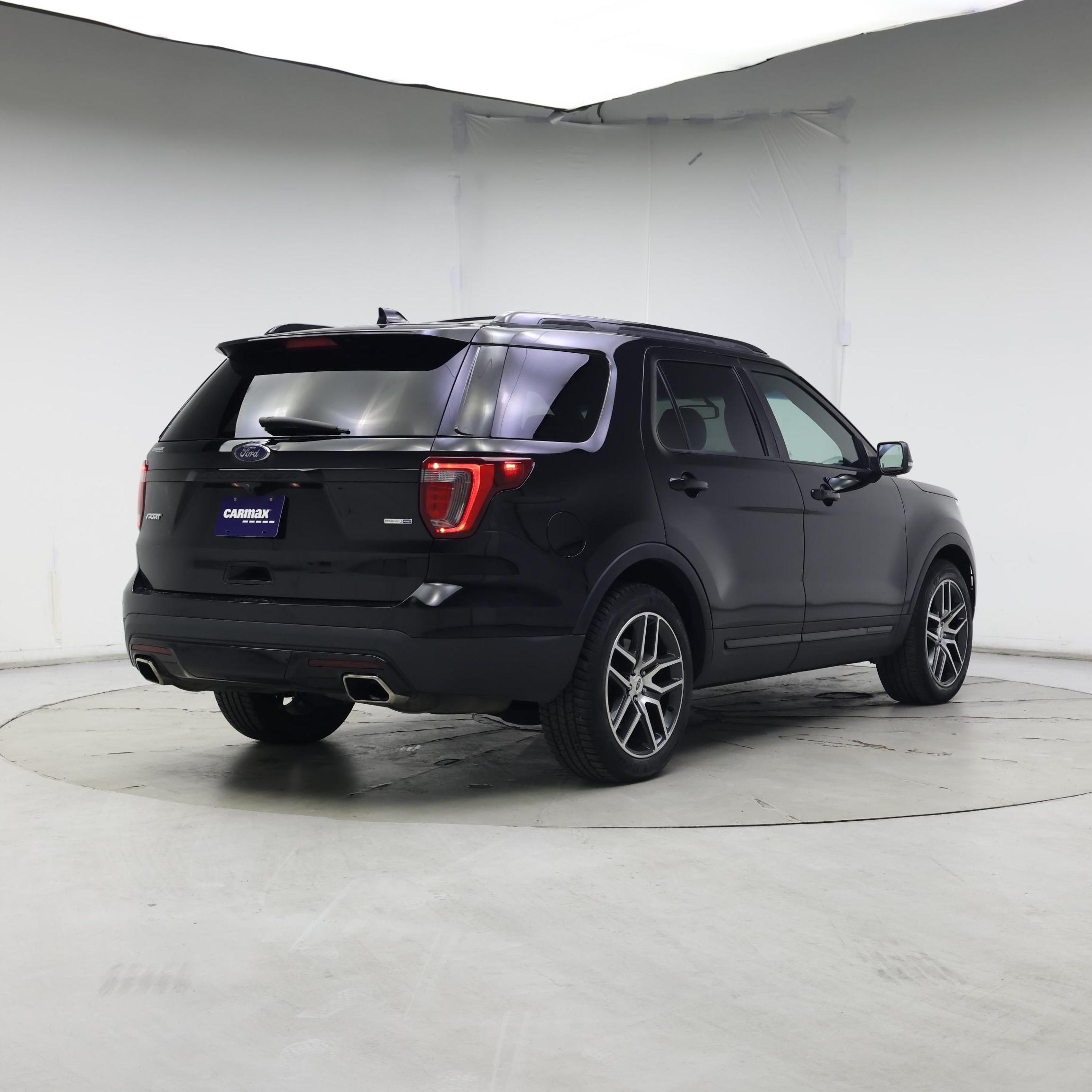 Thumbnail: 2017 Ford Explorer - 8