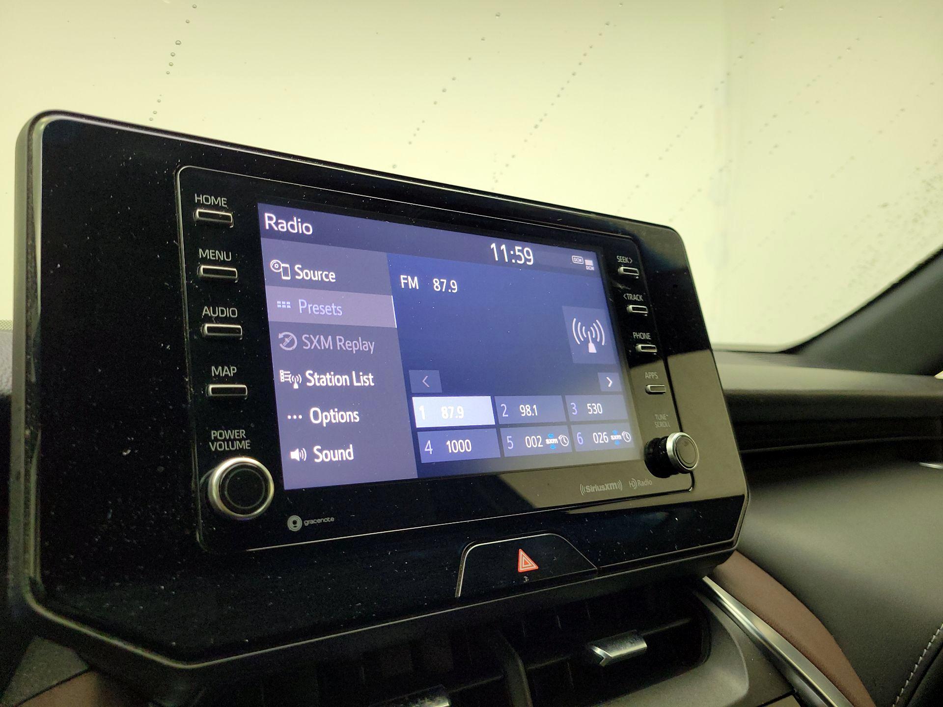 Thumbnail: 2022 Toyota Venza - 16