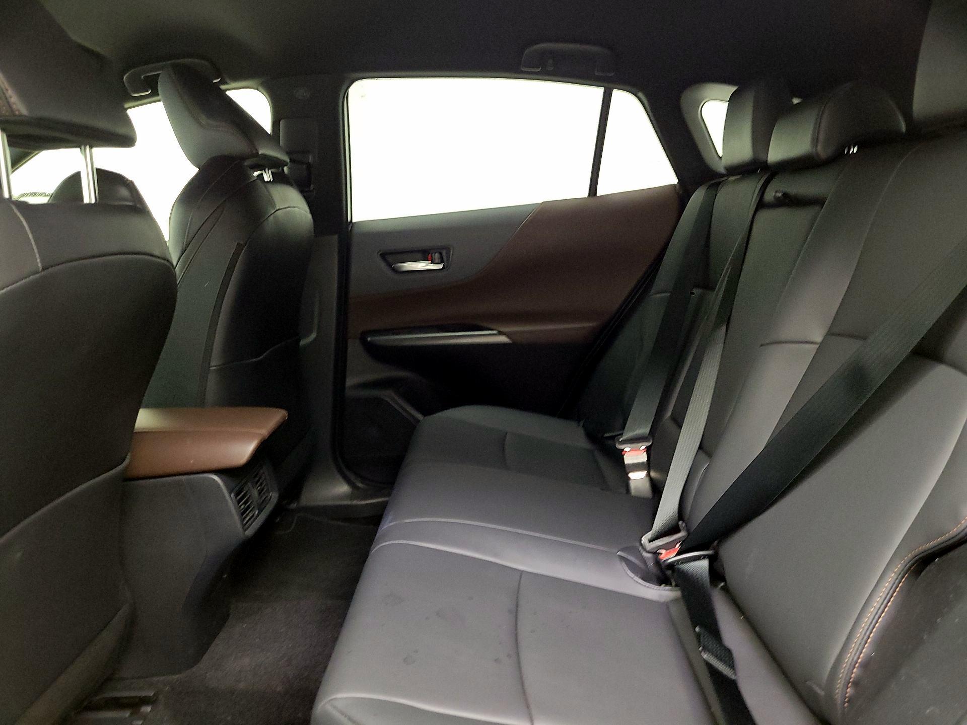 Thumbnail: 2022 Toyota Venza - 20