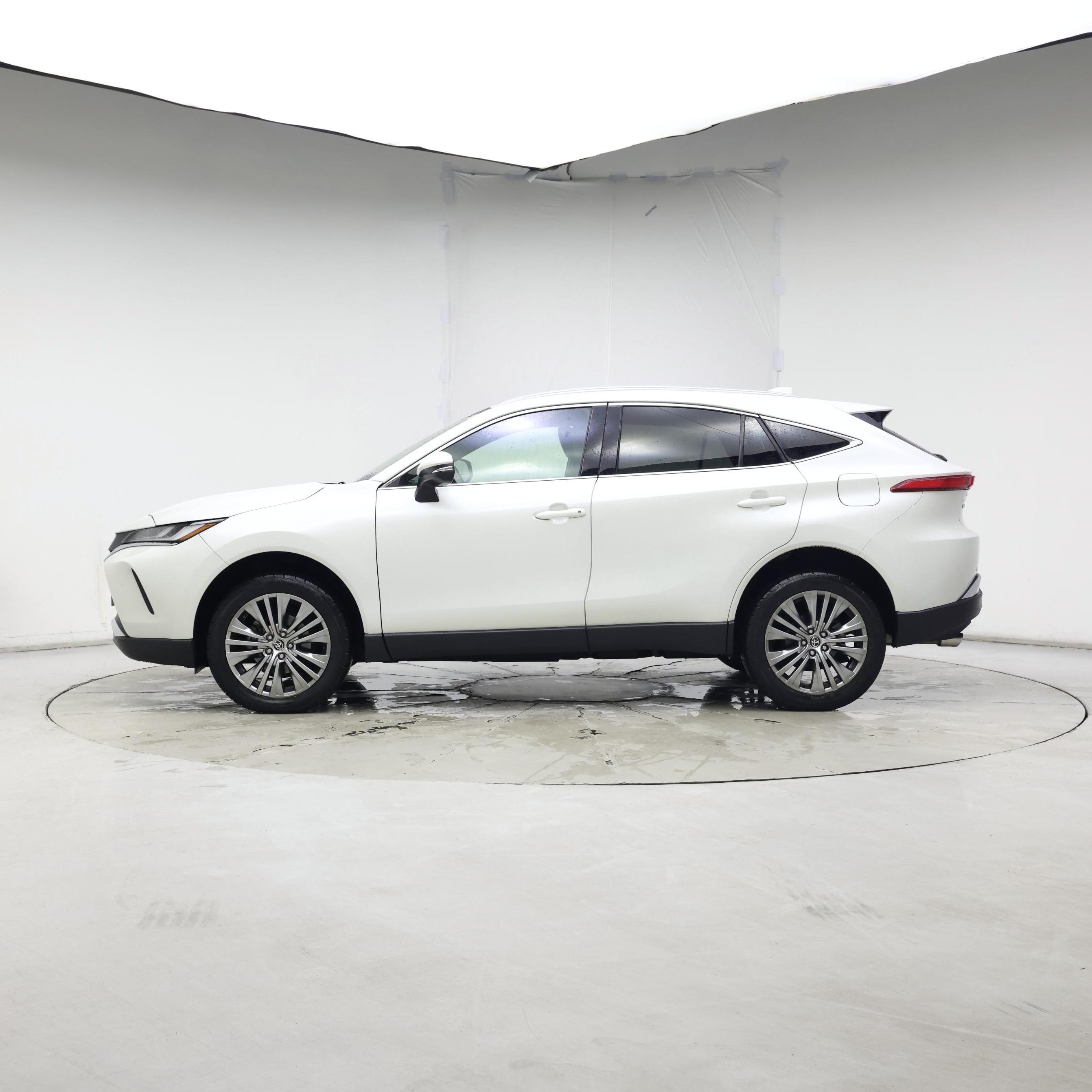 Thumbnail: 2022 Toyota Venza - 3