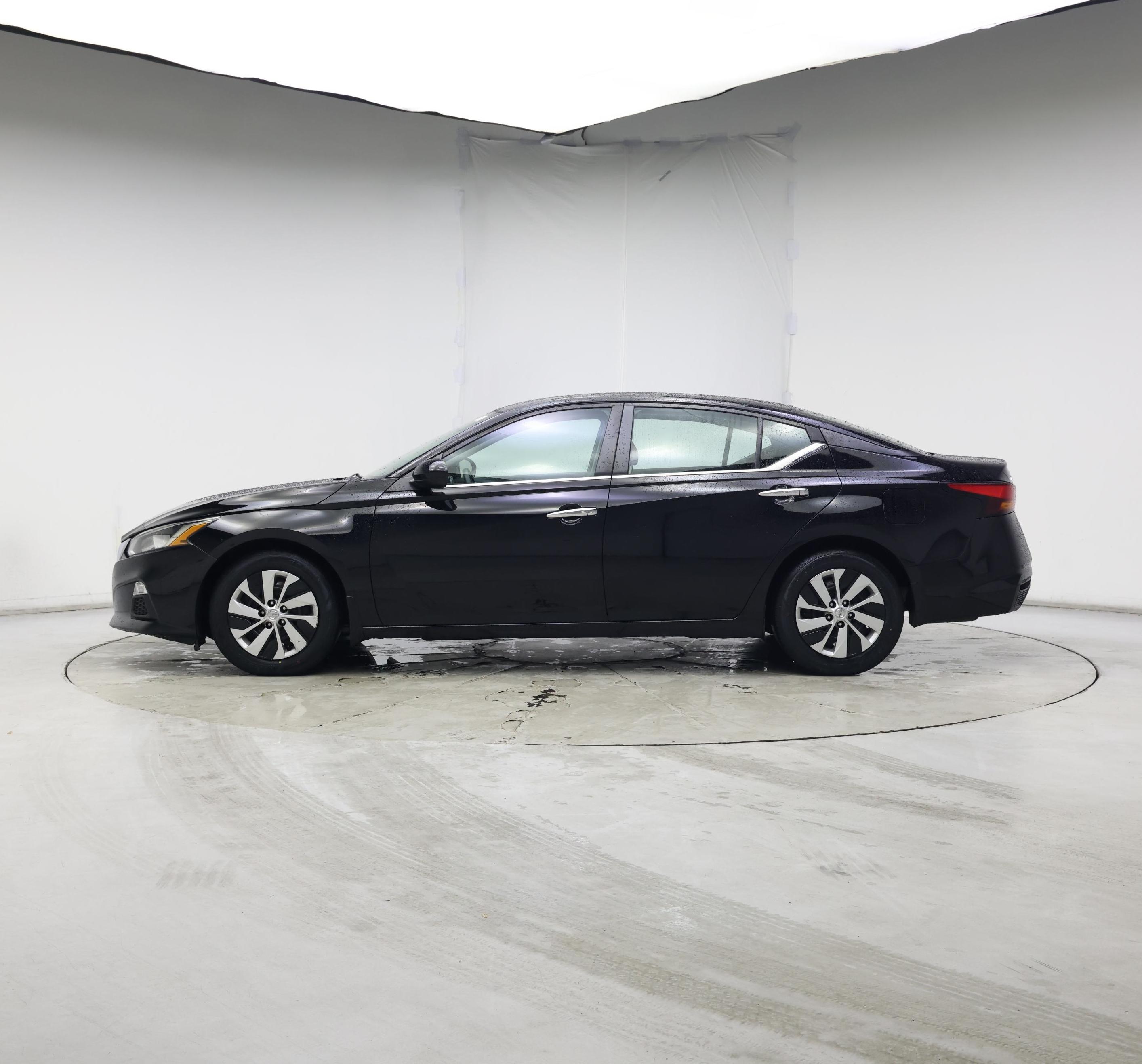 Thumbnail: 2021 Nissan Altima - 3