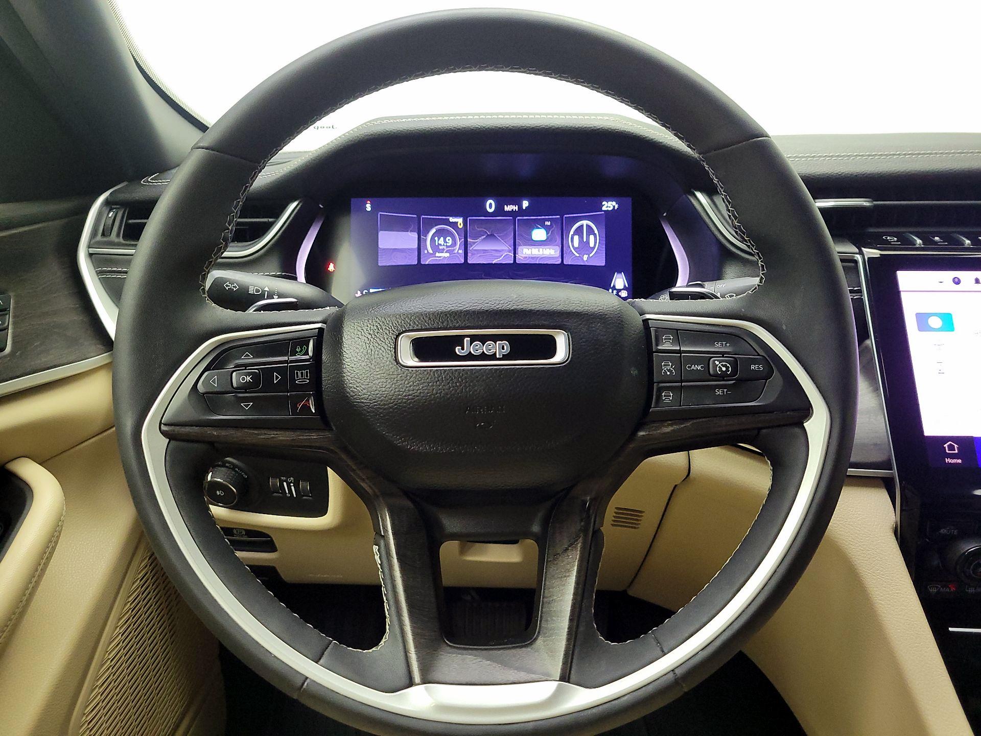 Thumbnail: 2023 Jeep Grand Cherokee - 10