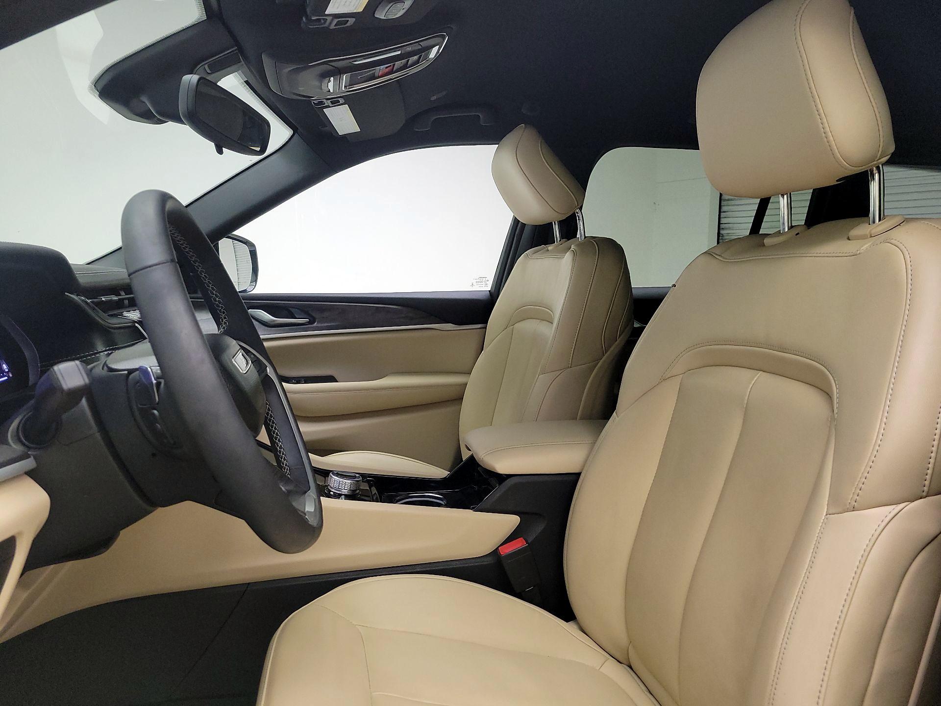 Thumbnail: 2023 Jeep Grand Cherokee - 11