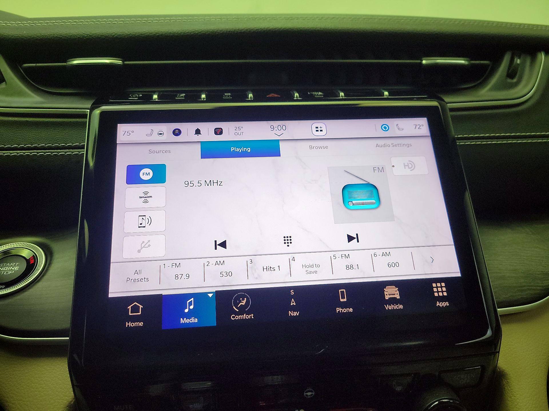 Thumbnail: 2023 Jeep Grand Cherokee - 16