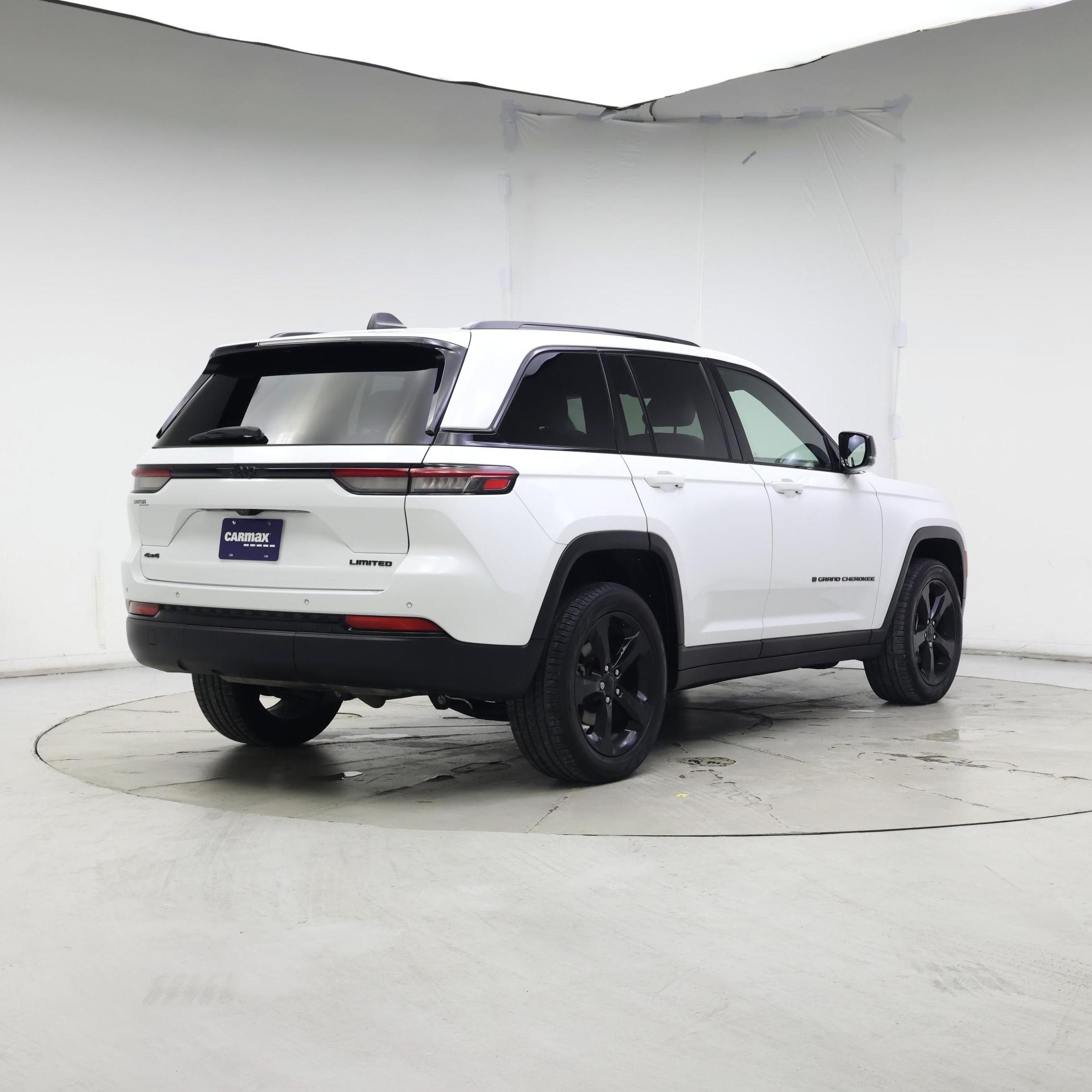 Thumbnail: 2023 Jeep Grand Cherokee - 8