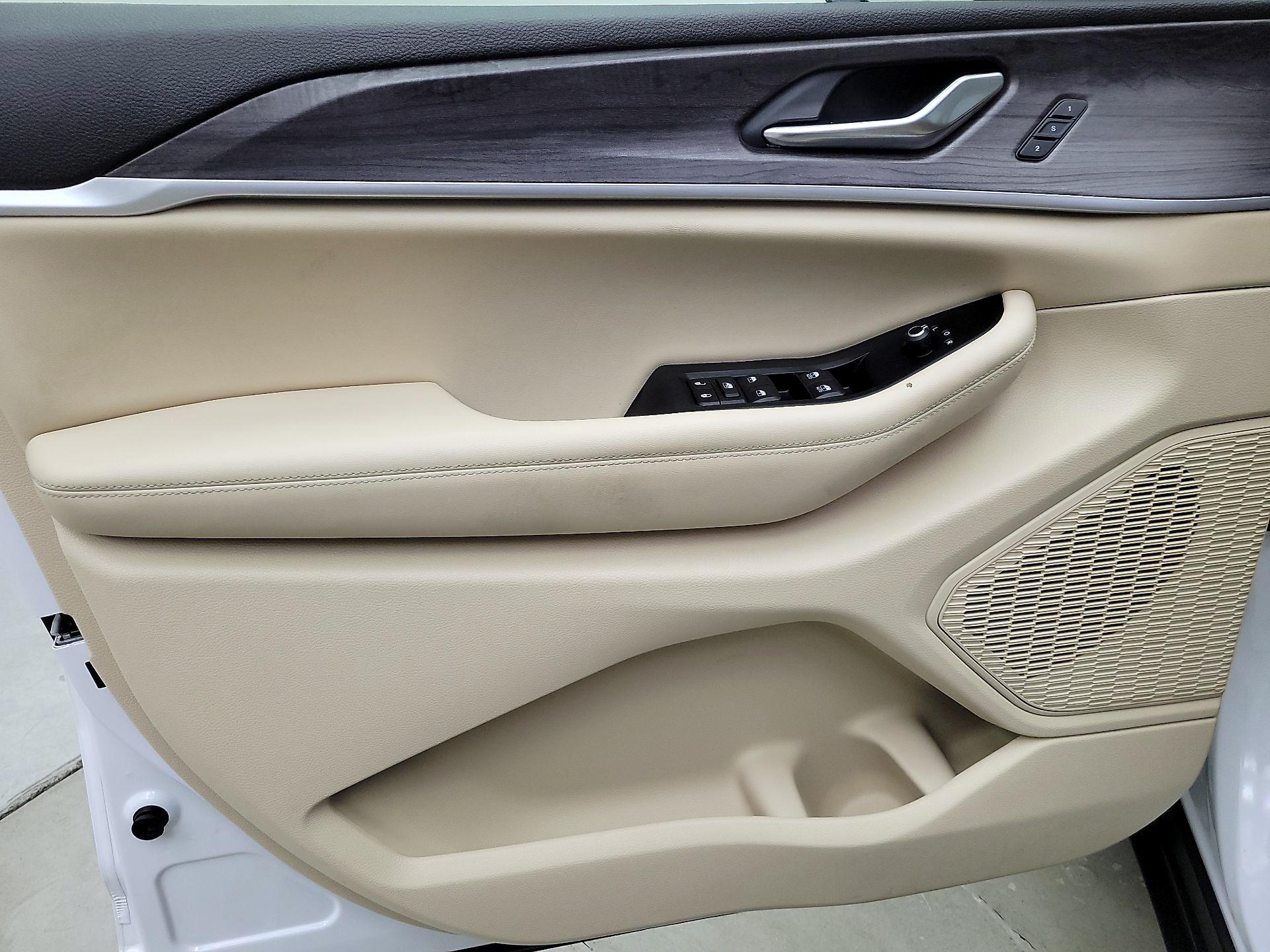 Thumbnail: 2023 Jeep Grand Cherokee - 12