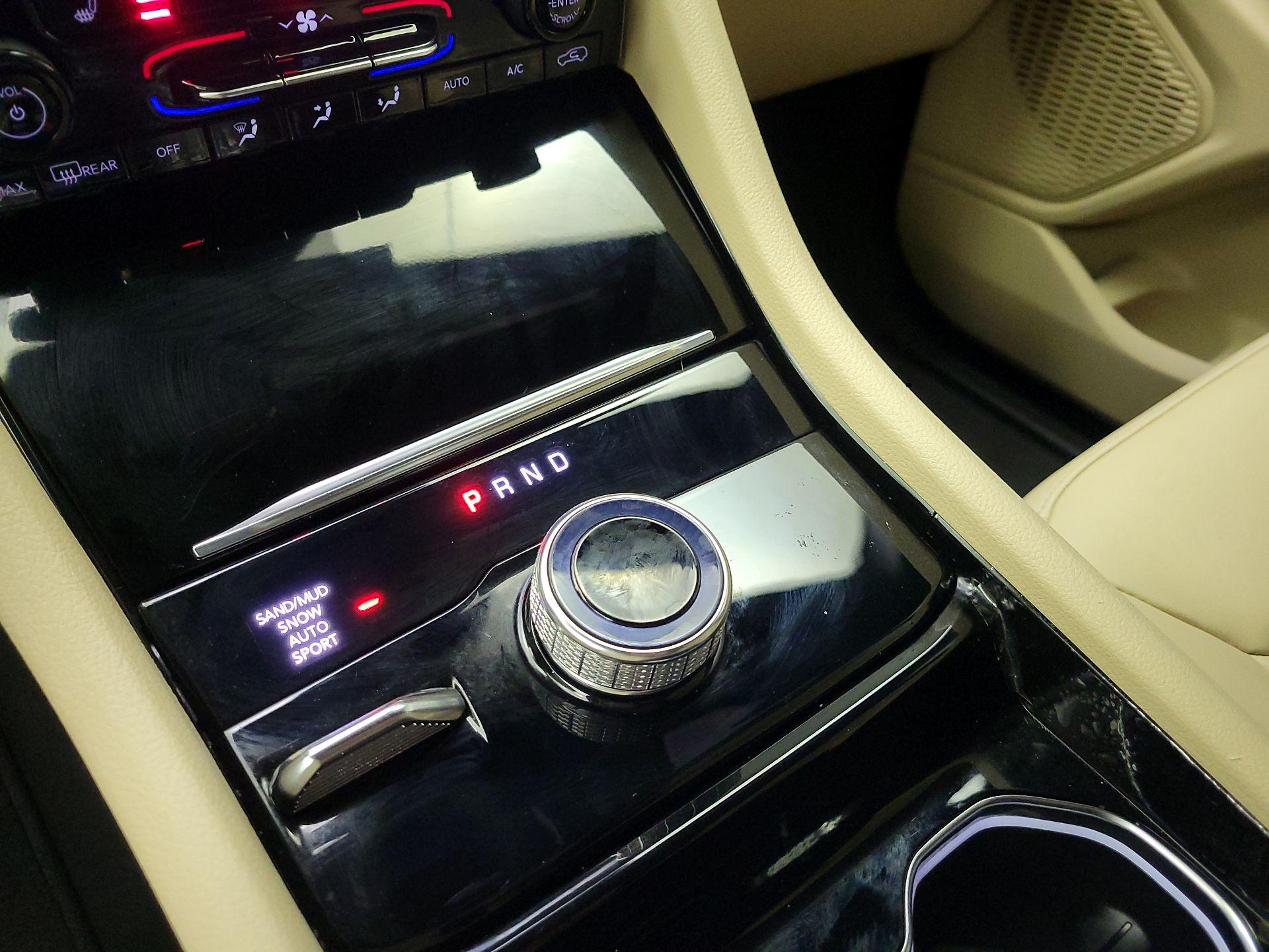 Thumbnail: 2023 Jeep Grand Cherokee - 18