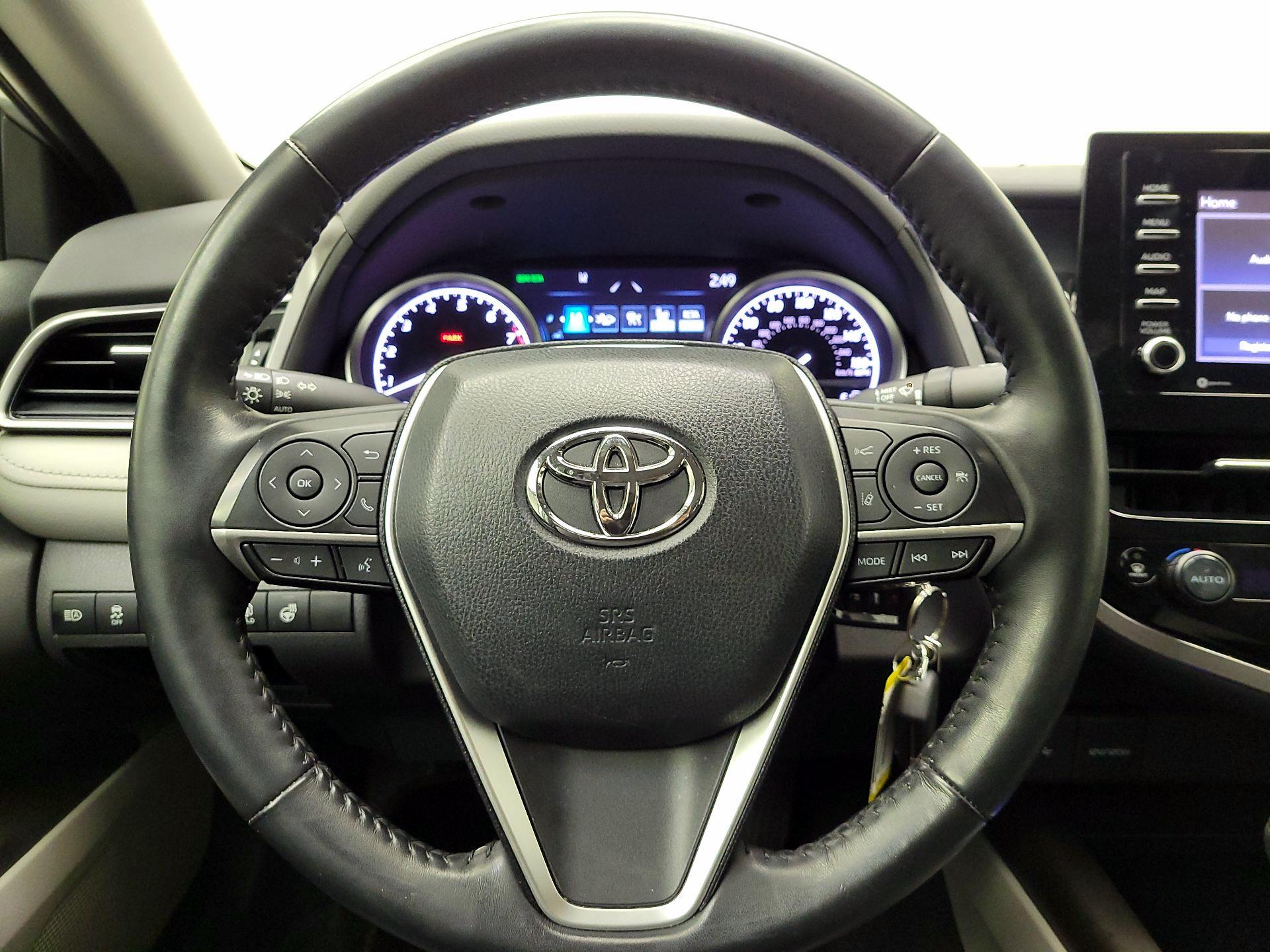 Thumbnail: 2022 Toyota Camry - 10