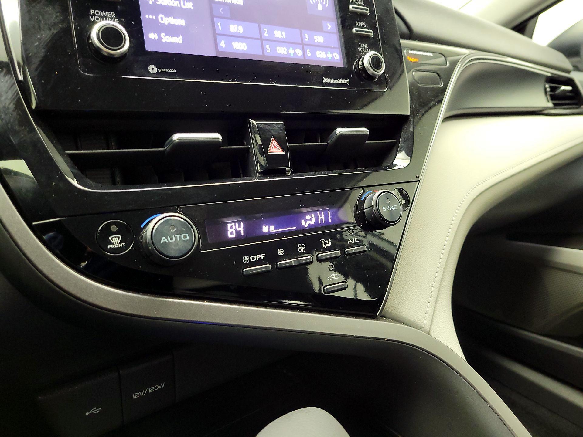 Thumbnail: 2022 Toyota Camry - 17