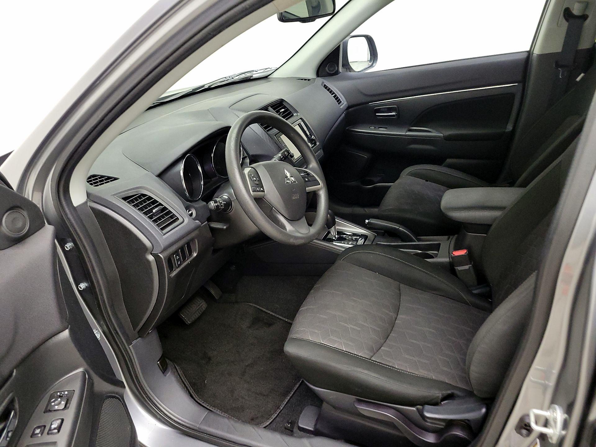 Thumbnail: 2022 Mitsubishi Outlander Sport - 11