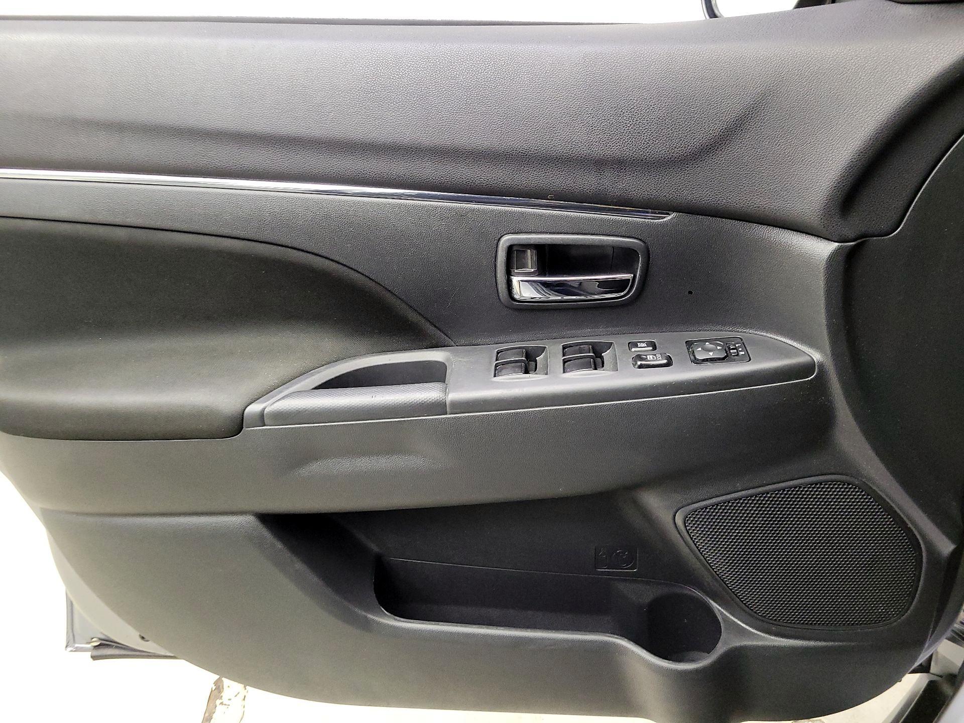 Thumbnail: 2022 Mitsubishi Outlander Sport - 12