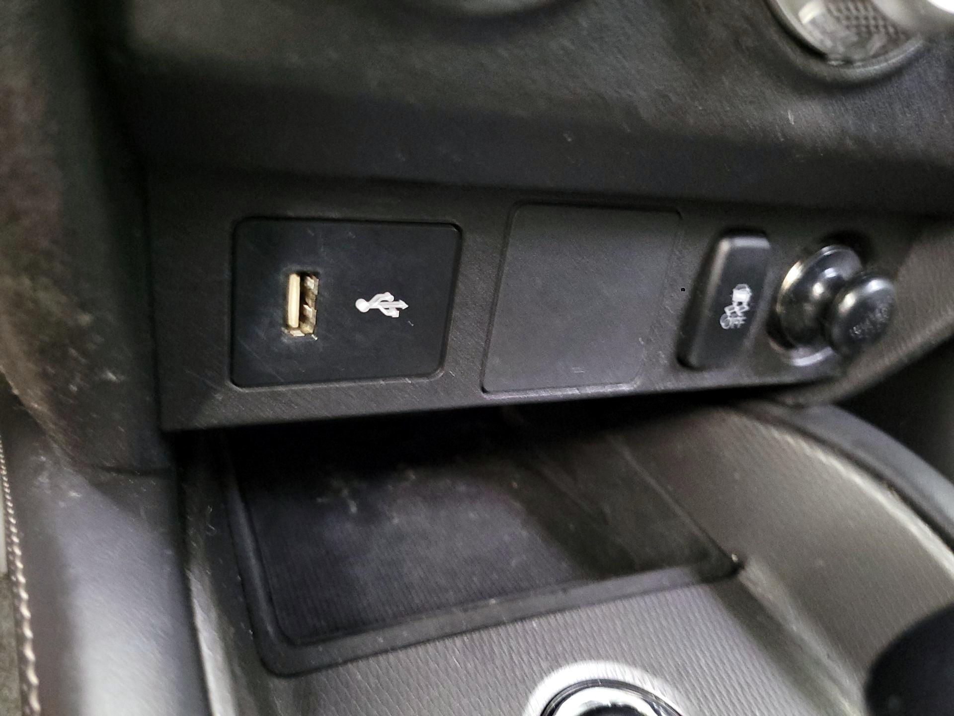 Thumbnail: 2022 Mitsubishi Outlander Sport - 18