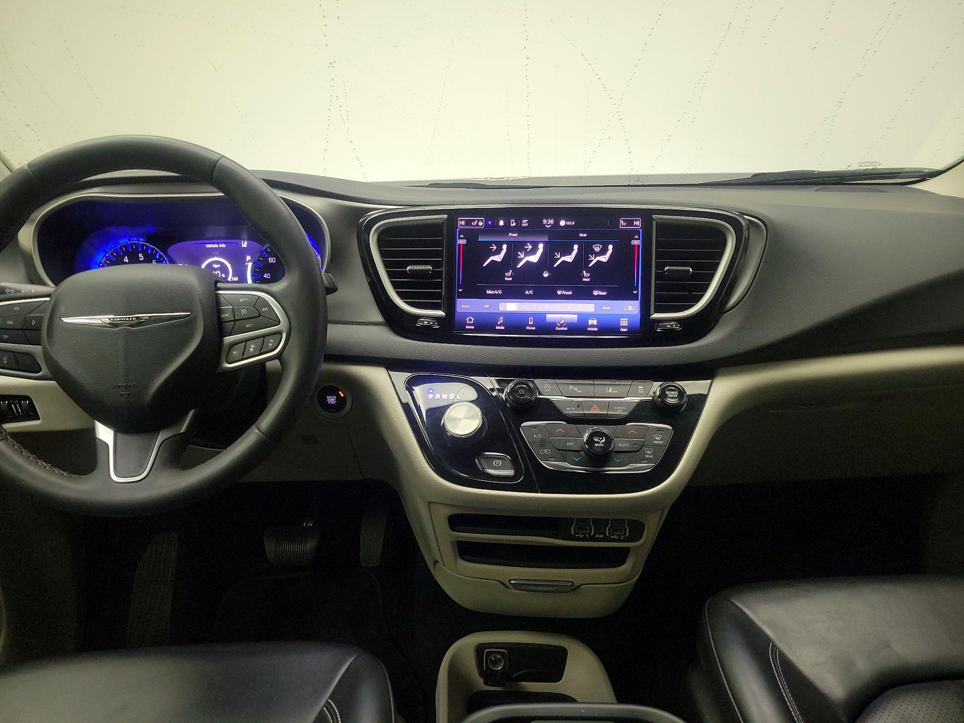 Thumbnail: 2023 Chrysler Pacifica - 9