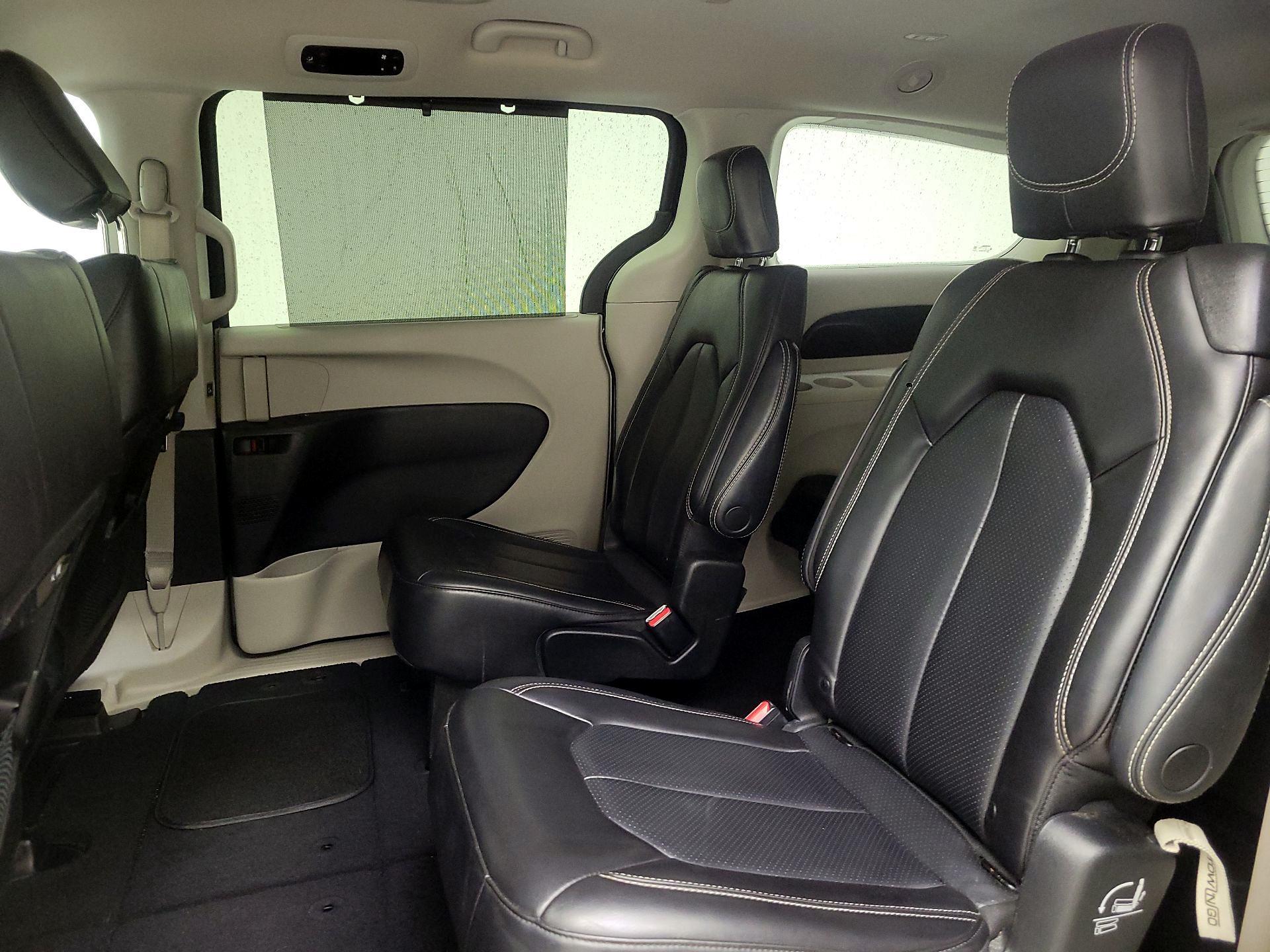 Thumbnail: 2023 Chrysler Pacifica - 20