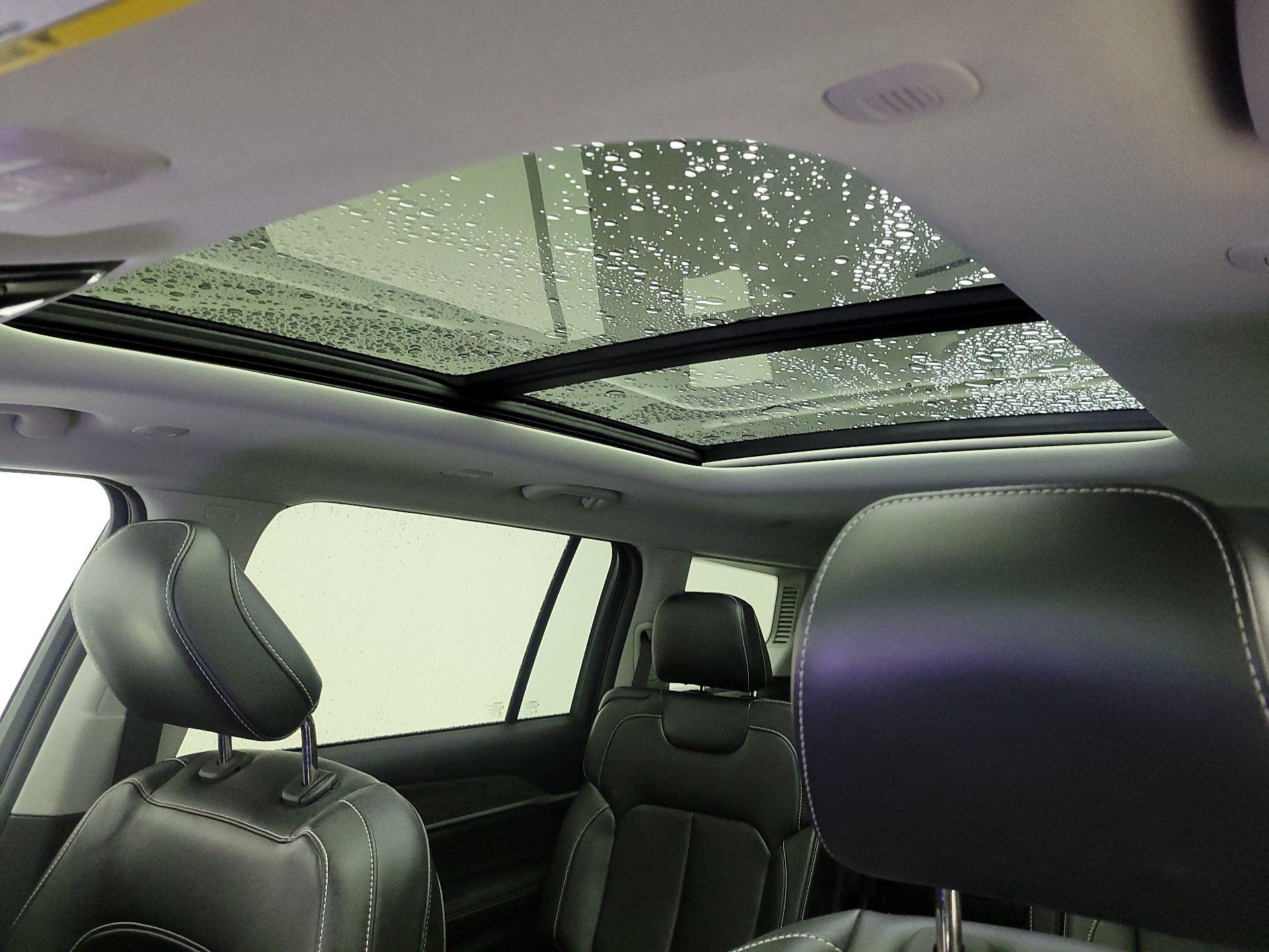 Thumbnail: 2022 Jeep Grand Cherokee L - 20