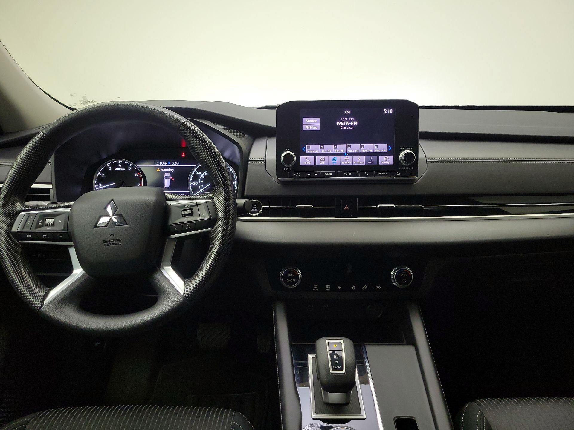 Thumbnail: 2024 Mitsubishi Outlander - 9
