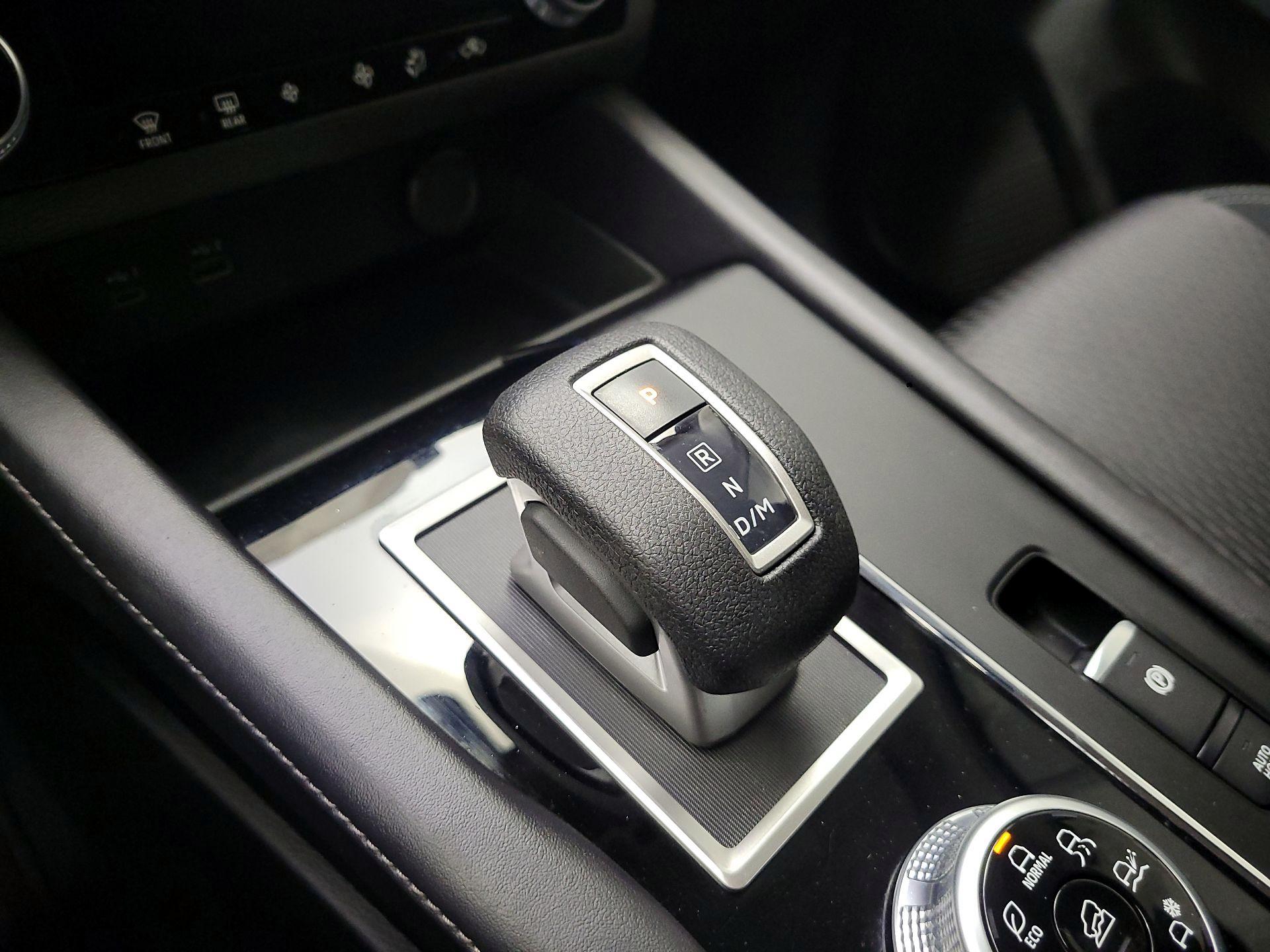 Thumbnail: 2024 Mitsubishi Outlander - 17