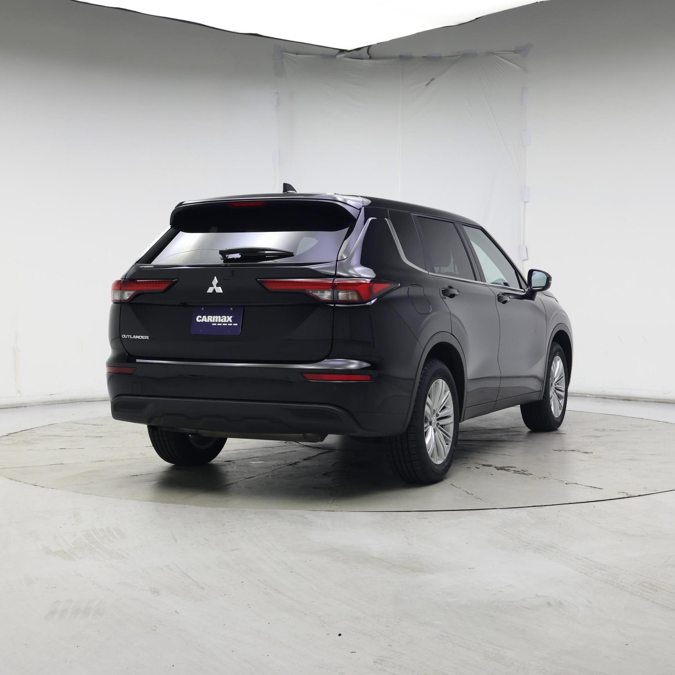Thumbnail: 2024 Mitsubishi Outlander - 8