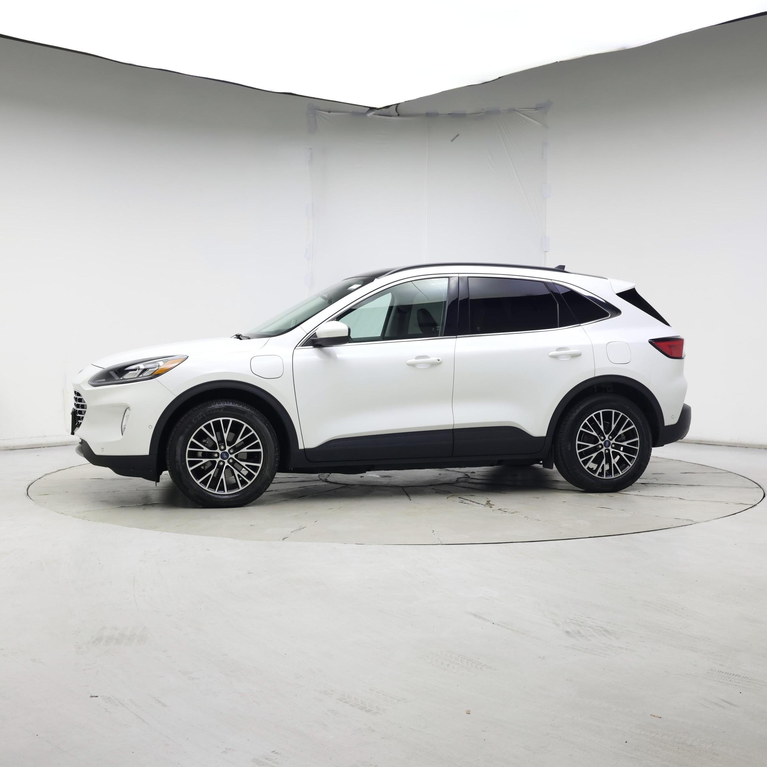 Thumbnail: 2021 Ford Escape - 3