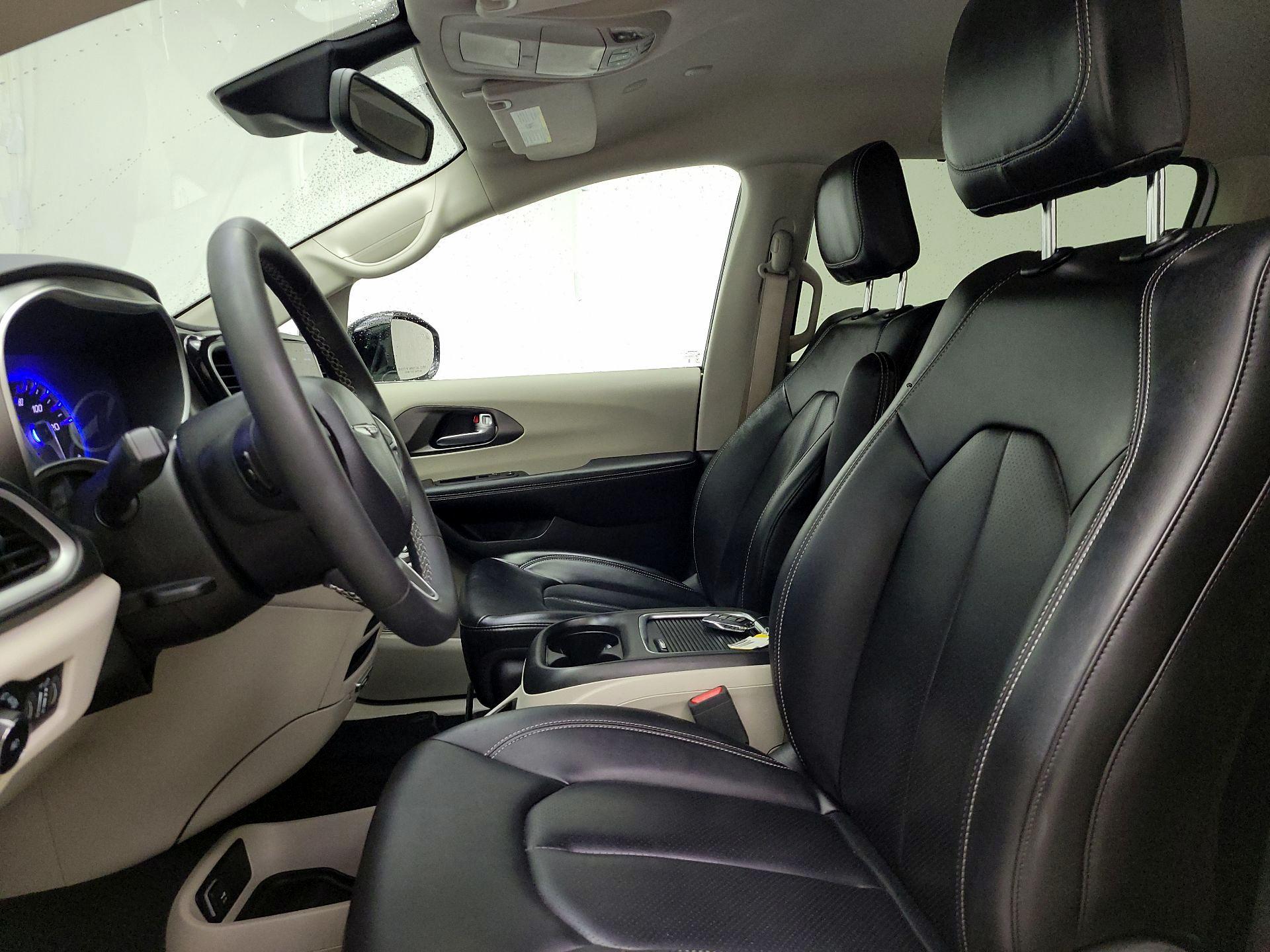 Thumbnail: 2024 Chrysler Pacifica - 11