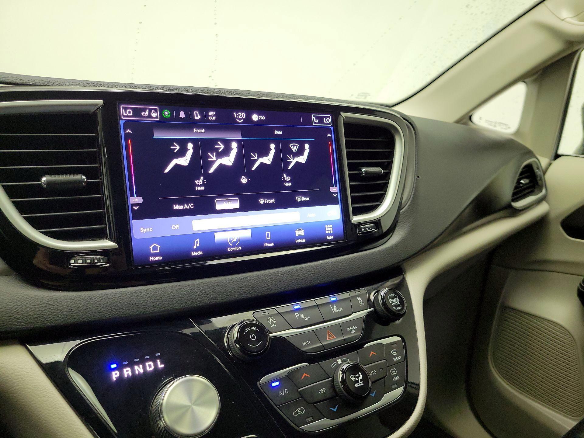 Thumbnail: 2024 Chrysler Pacifica - 17