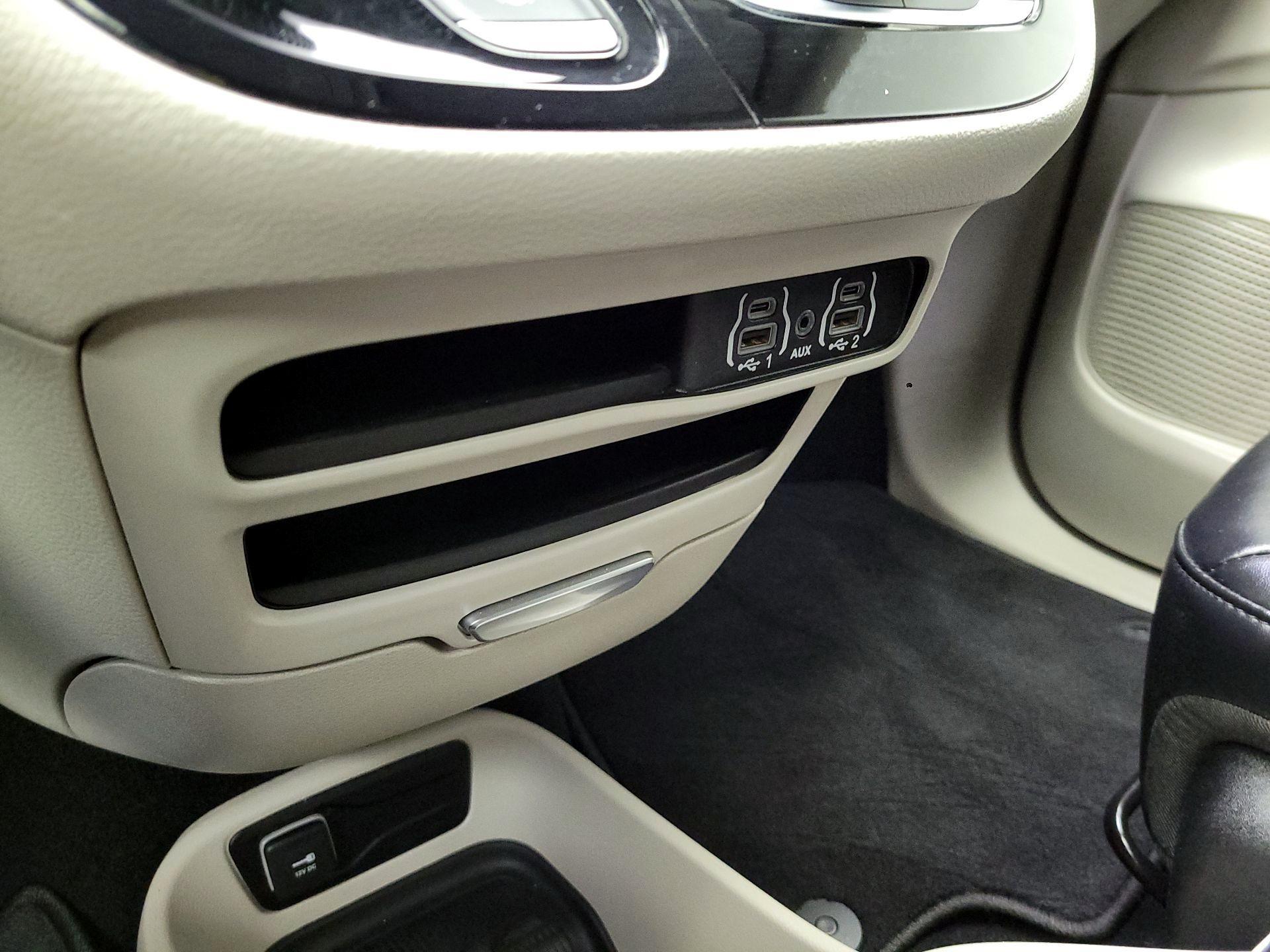 Thumbnail: 2024 Chrysler Pacifica - 19