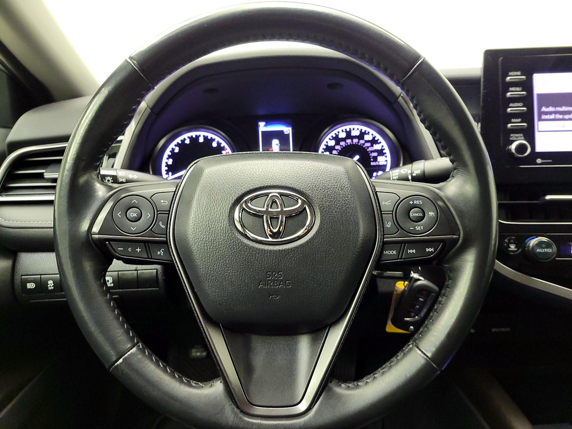 Thumbnail: 2023 Toyota Camry - 10