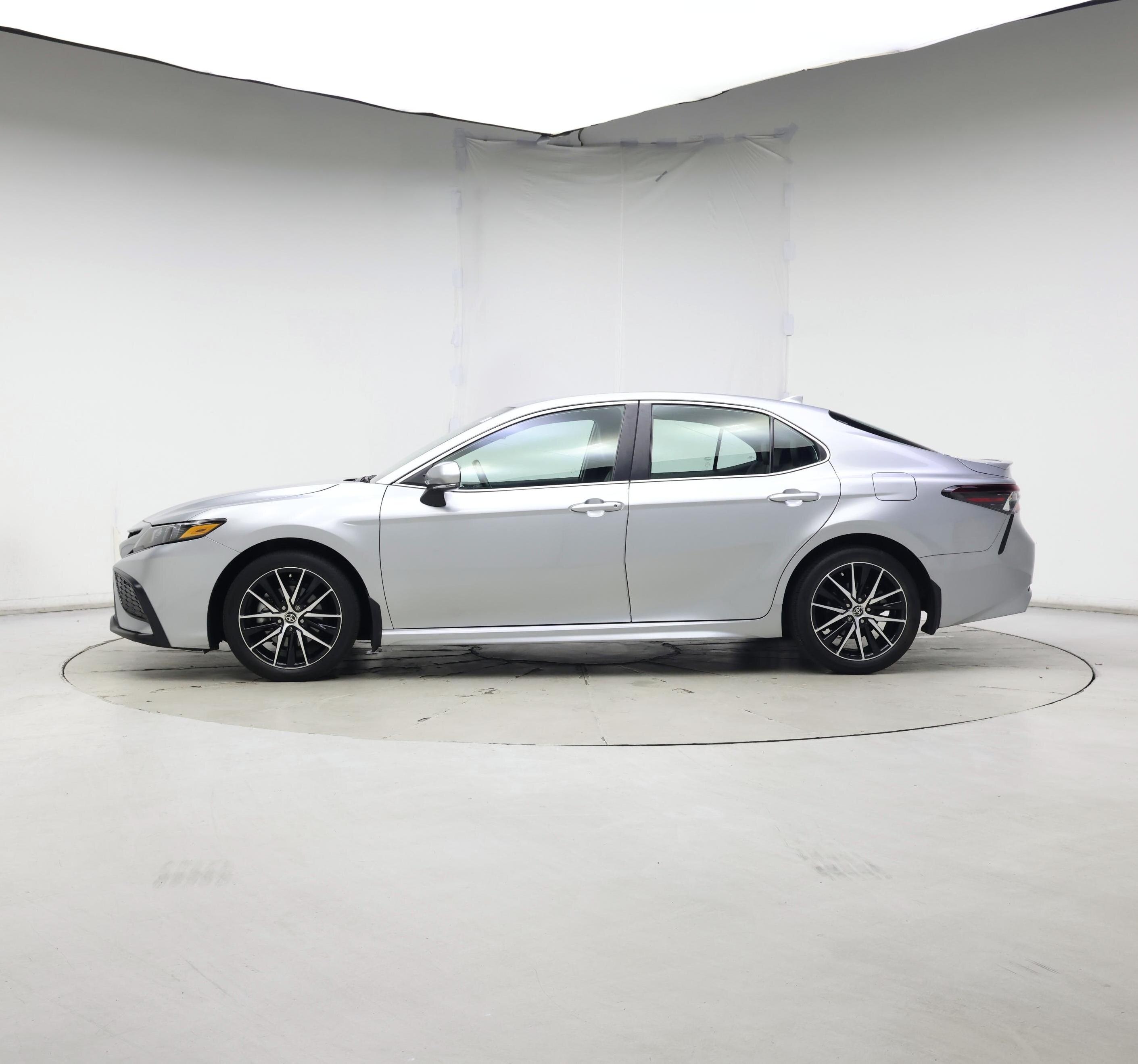 Thumbnail: 2023 Toyota Camry - 3