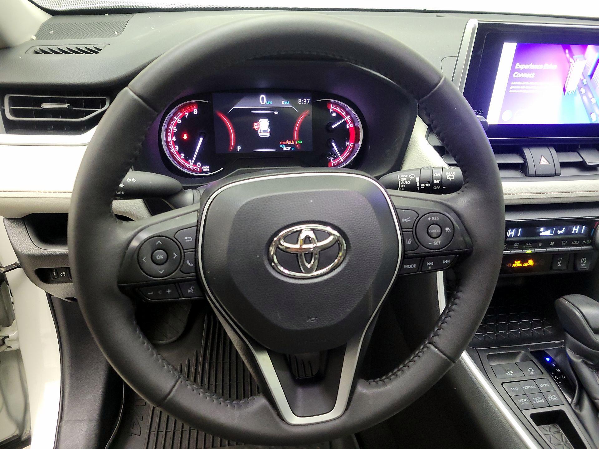 Thumbnail: 2023 Toyota RAV4 - 10