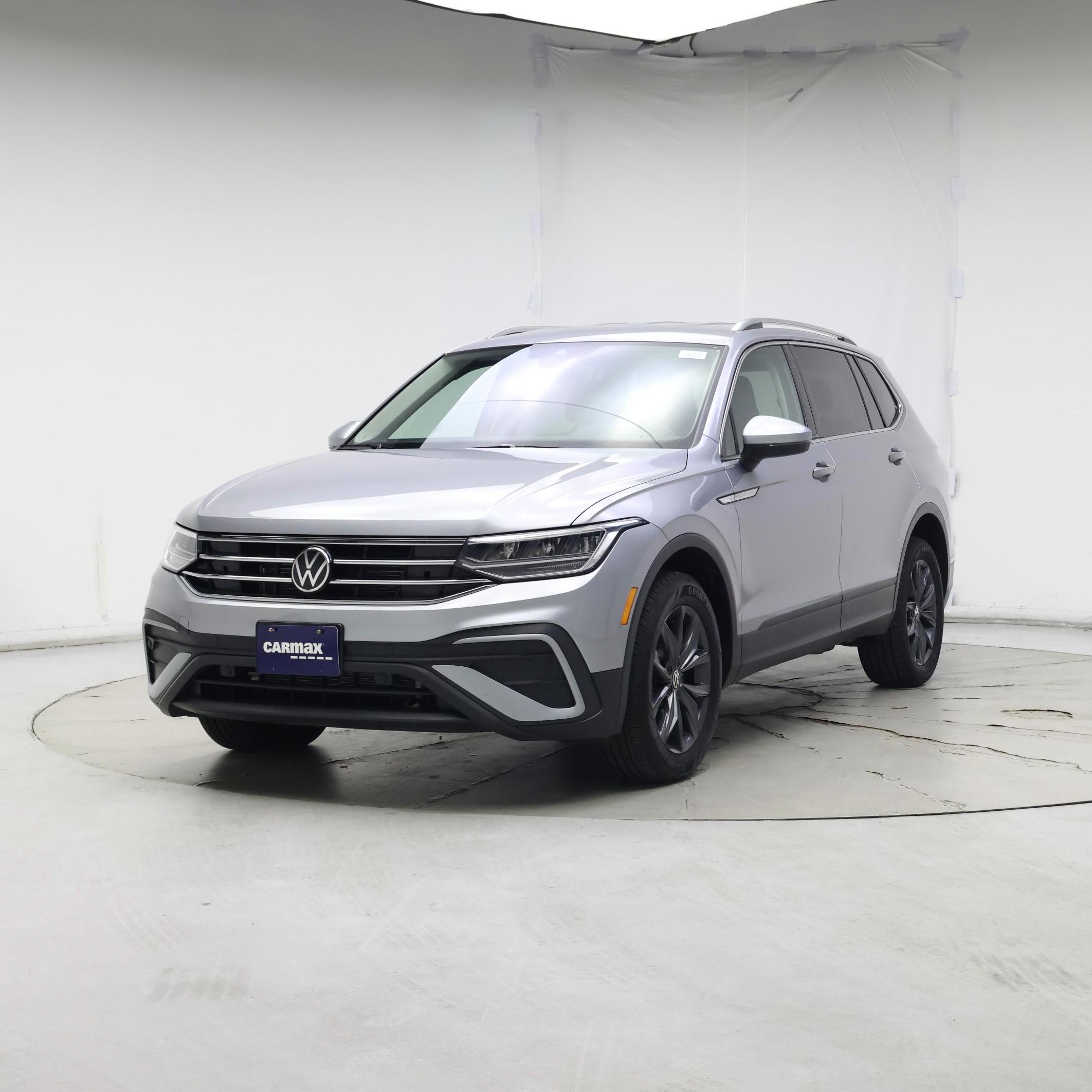 Thumbnail: 2024 Volkswagen Tiguan - 4