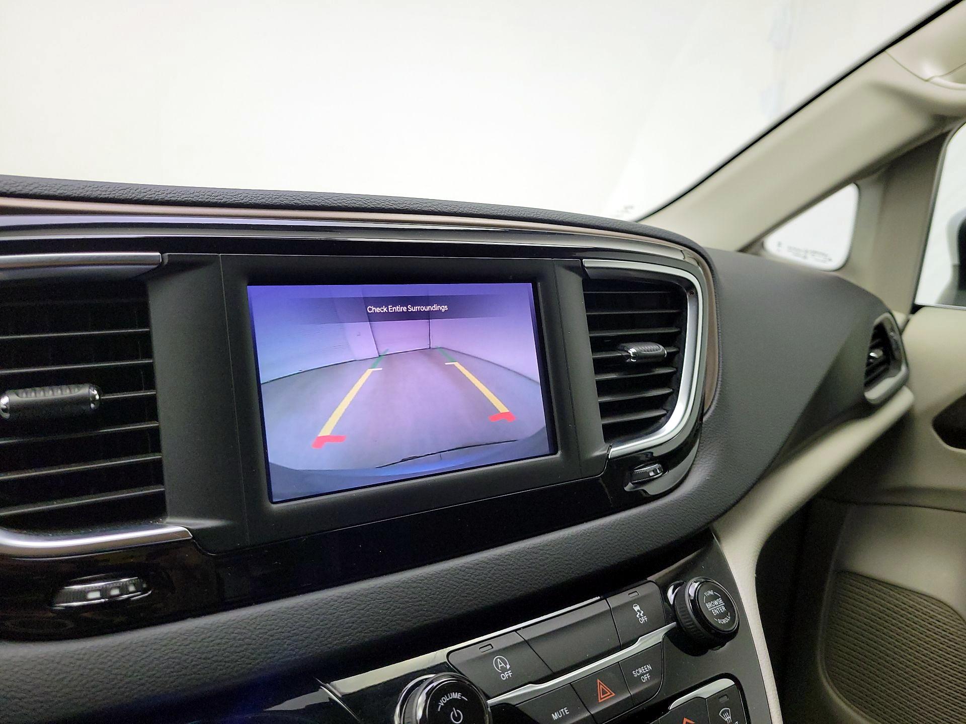 Thumbnail: 2023 Chrysler Voyager - 15