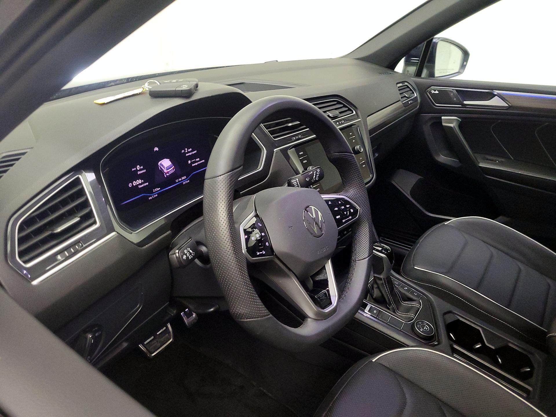 Thumbnail: 2024 Volkswagen Tiguan - 9