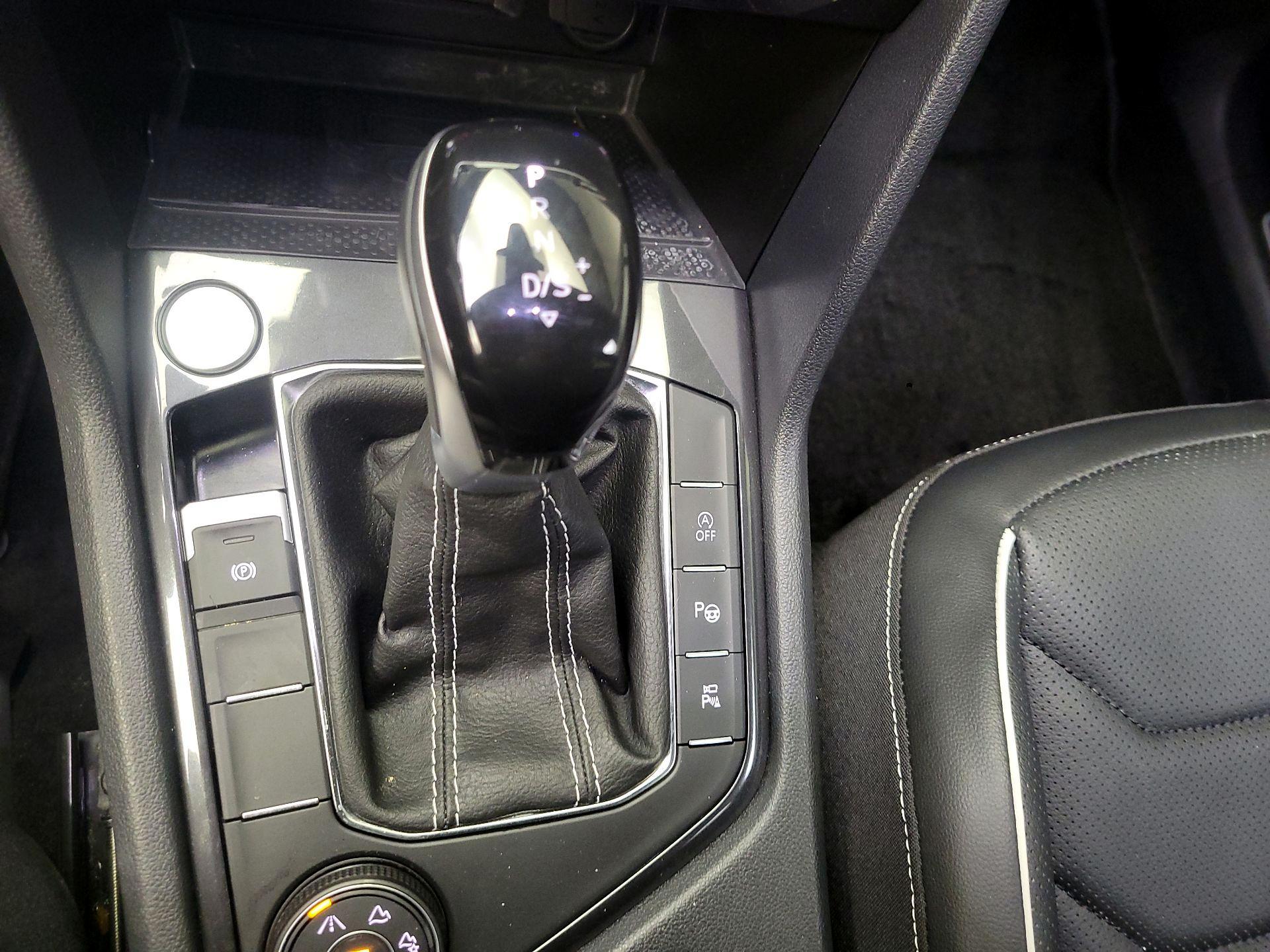 Thumbnail: 2024 Volkswagen Tiguan - 17