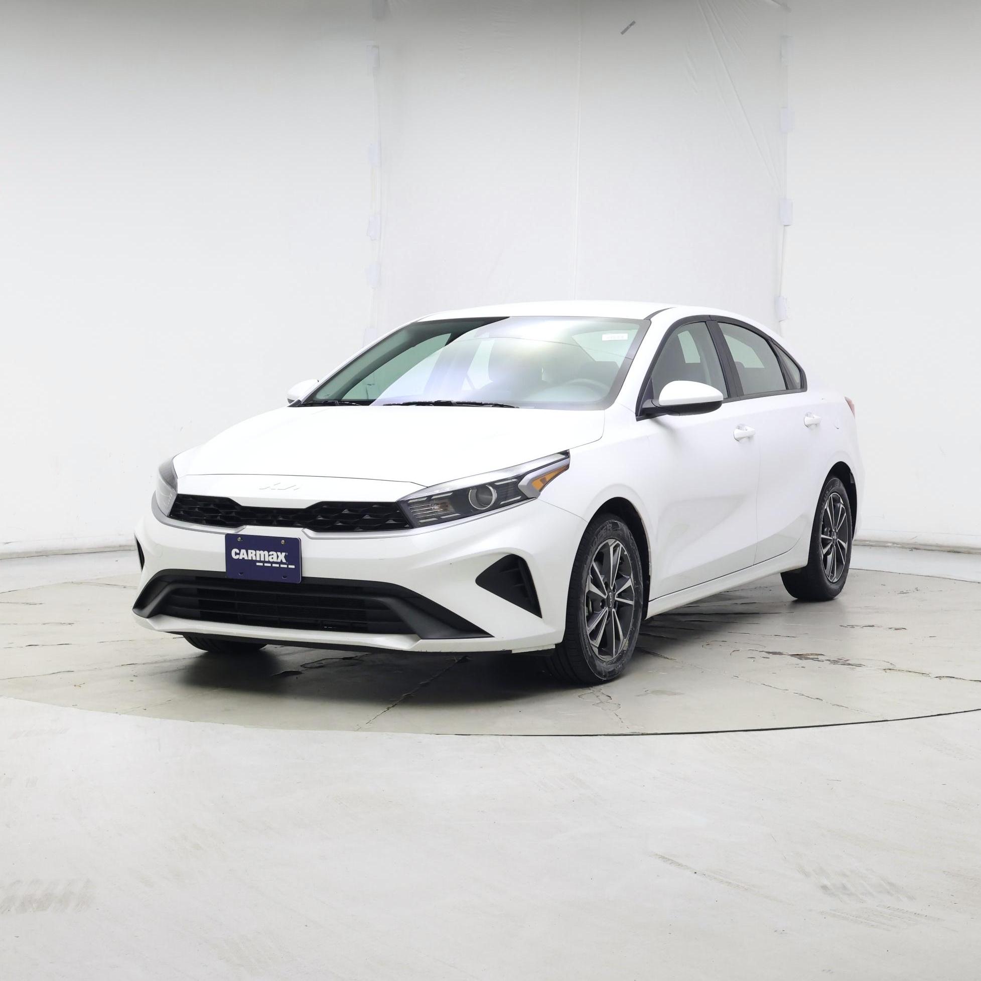 Thumbnail: 2024 Kia Forte - 4