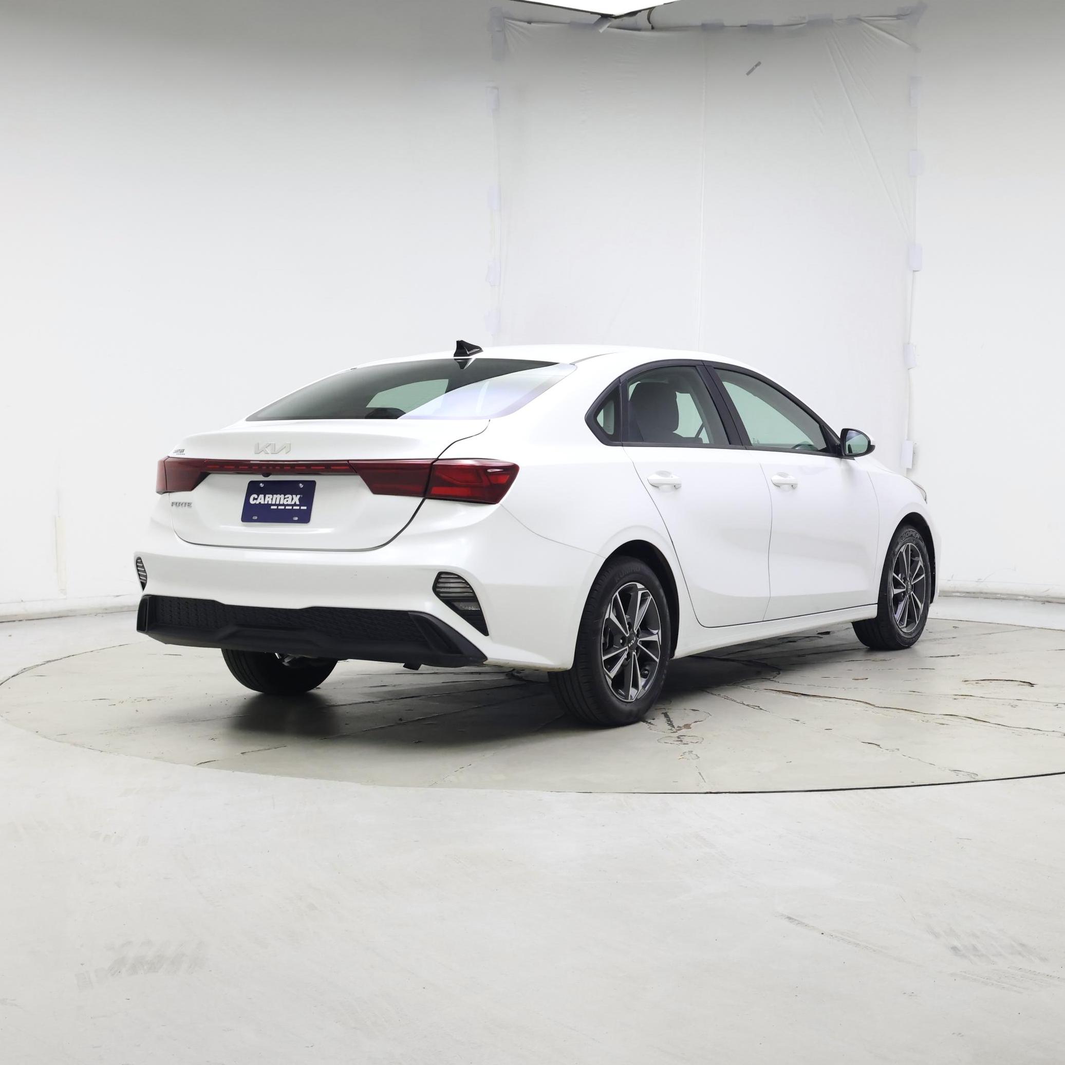 Thumbnail: 2024 Kia Forte - 8