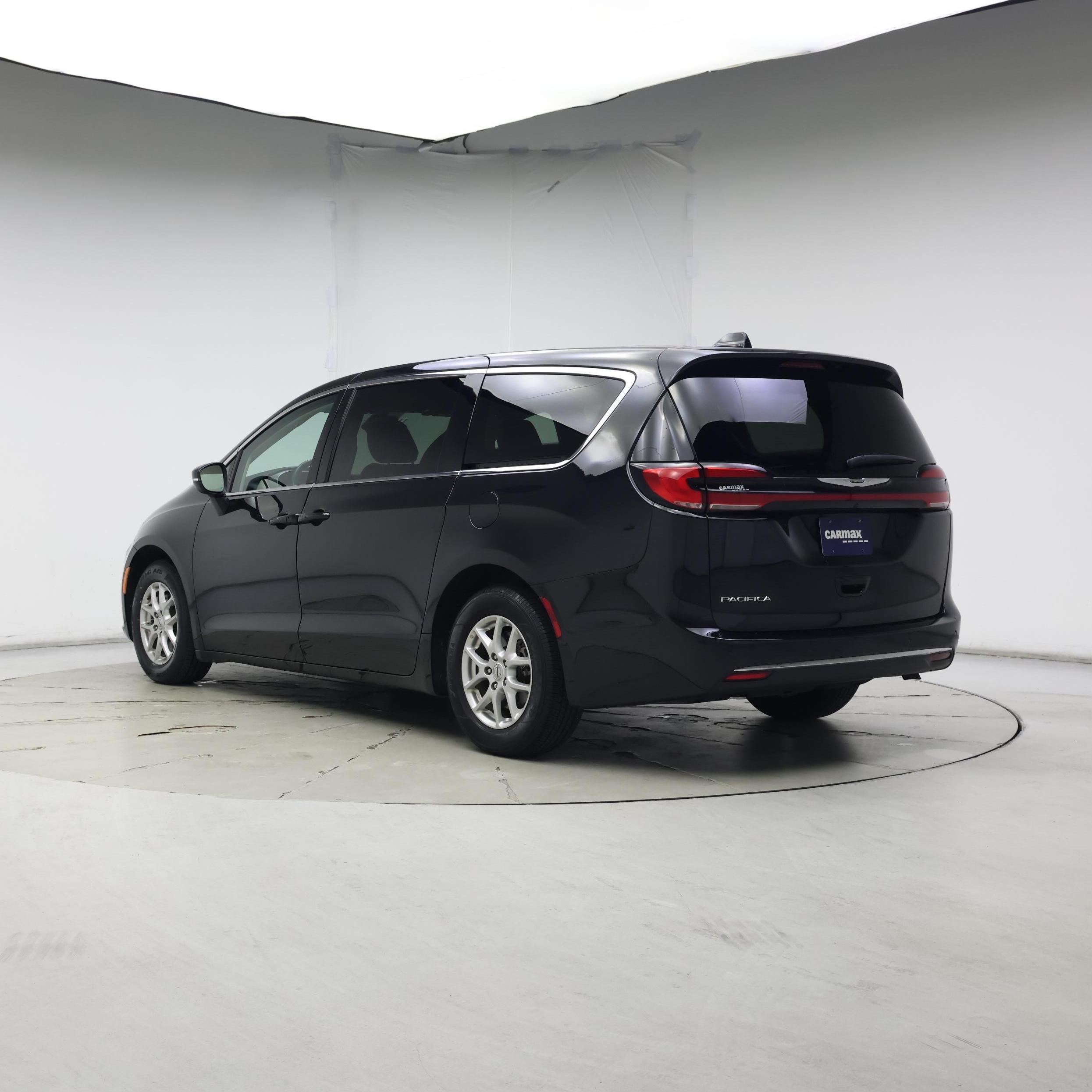 Thumbnail: 2023 Chrysler Pacifica - 2