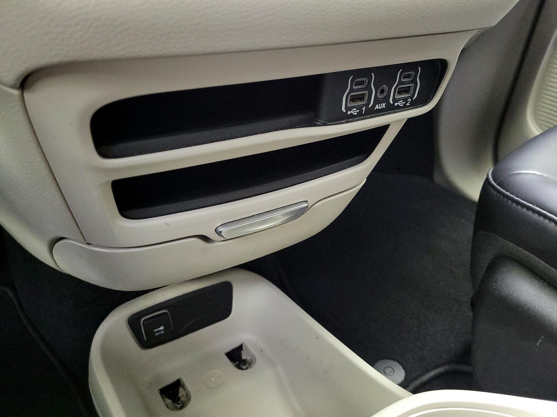 Thumbnail: 2023 Chrysler Pacifica - 19