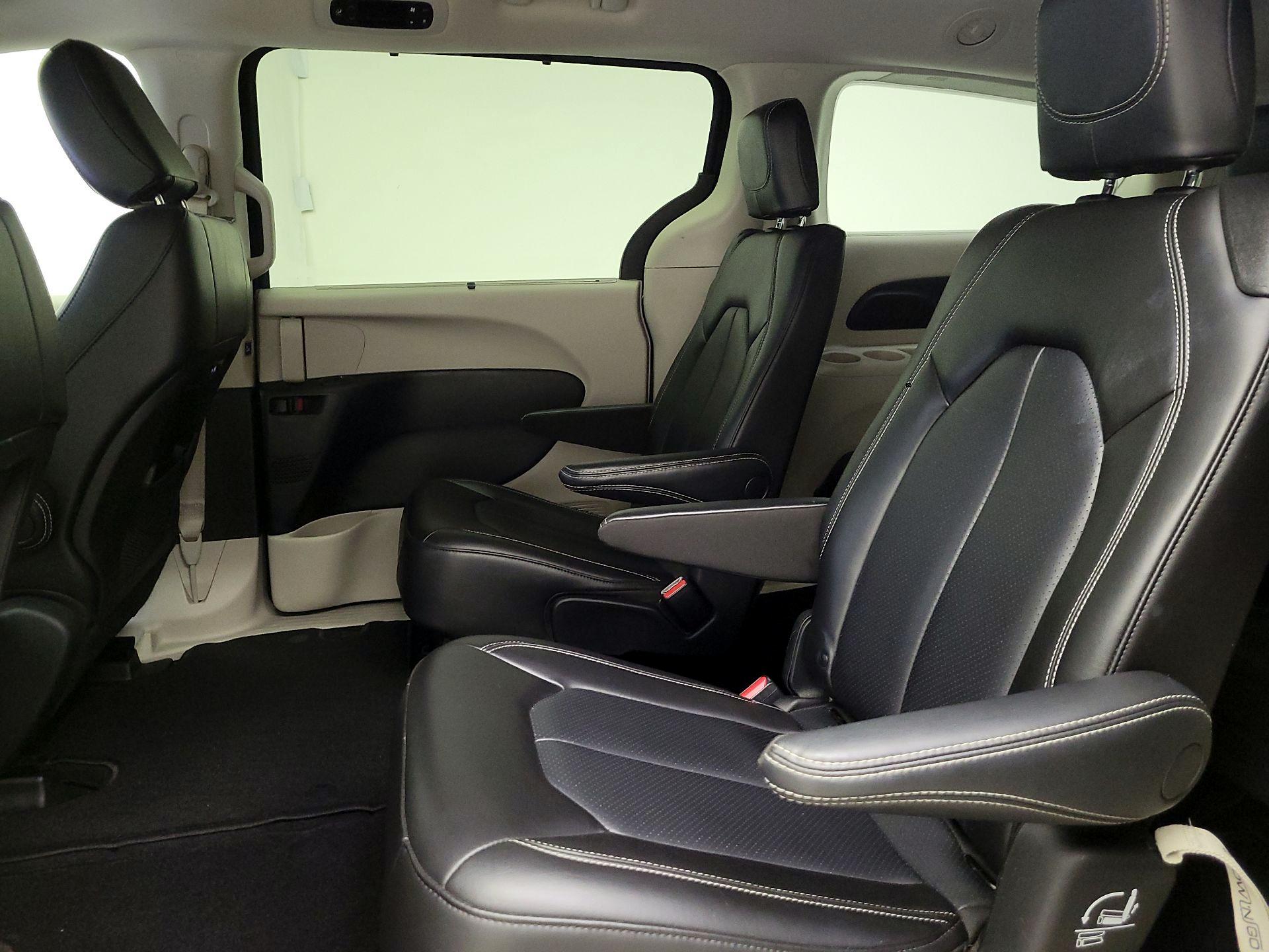 Thumbnail: 2023 Chrysler Pacifica - 20